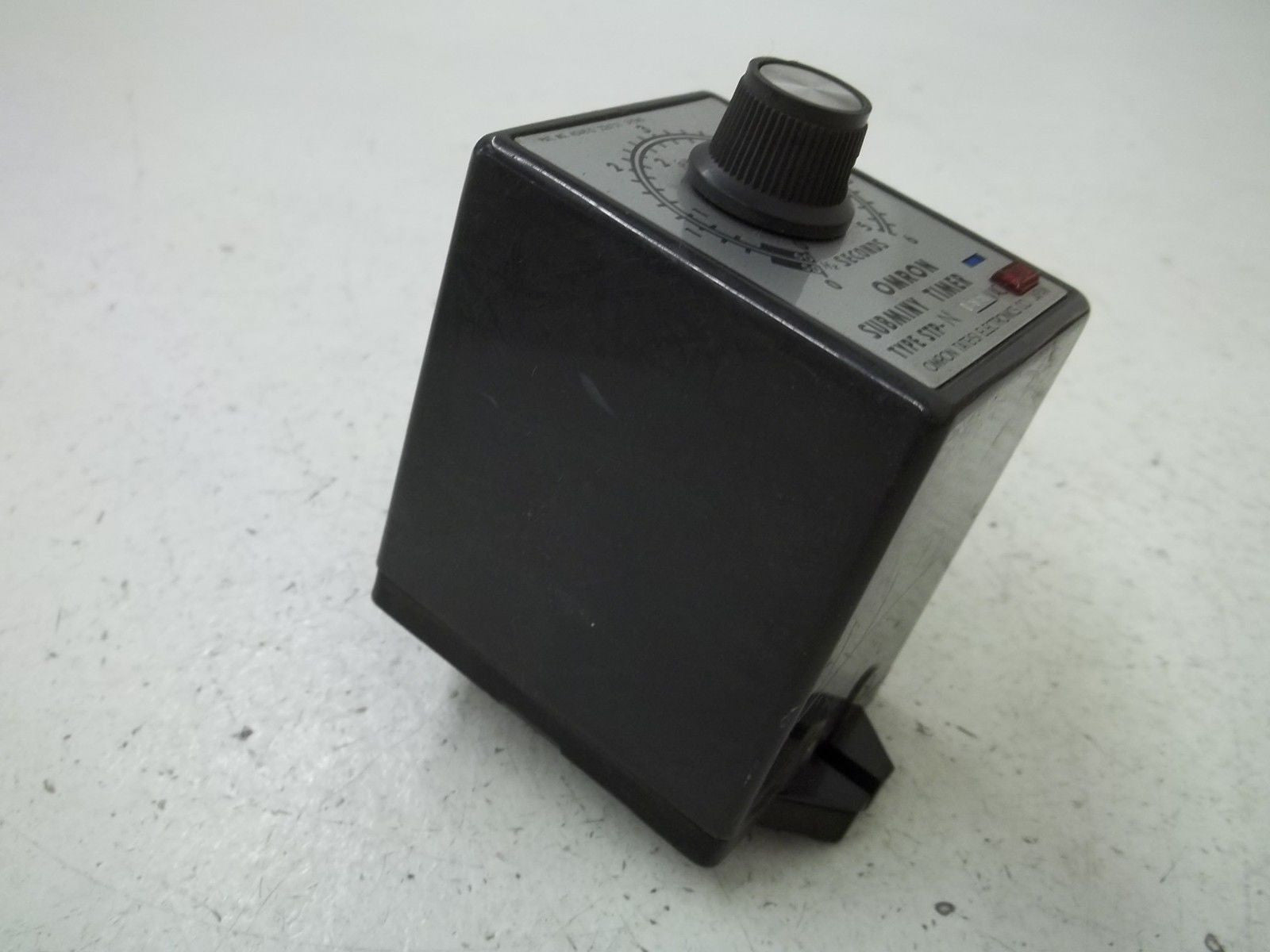 OMRON STP-N SUBMINY TIMER 100VAC *USED*