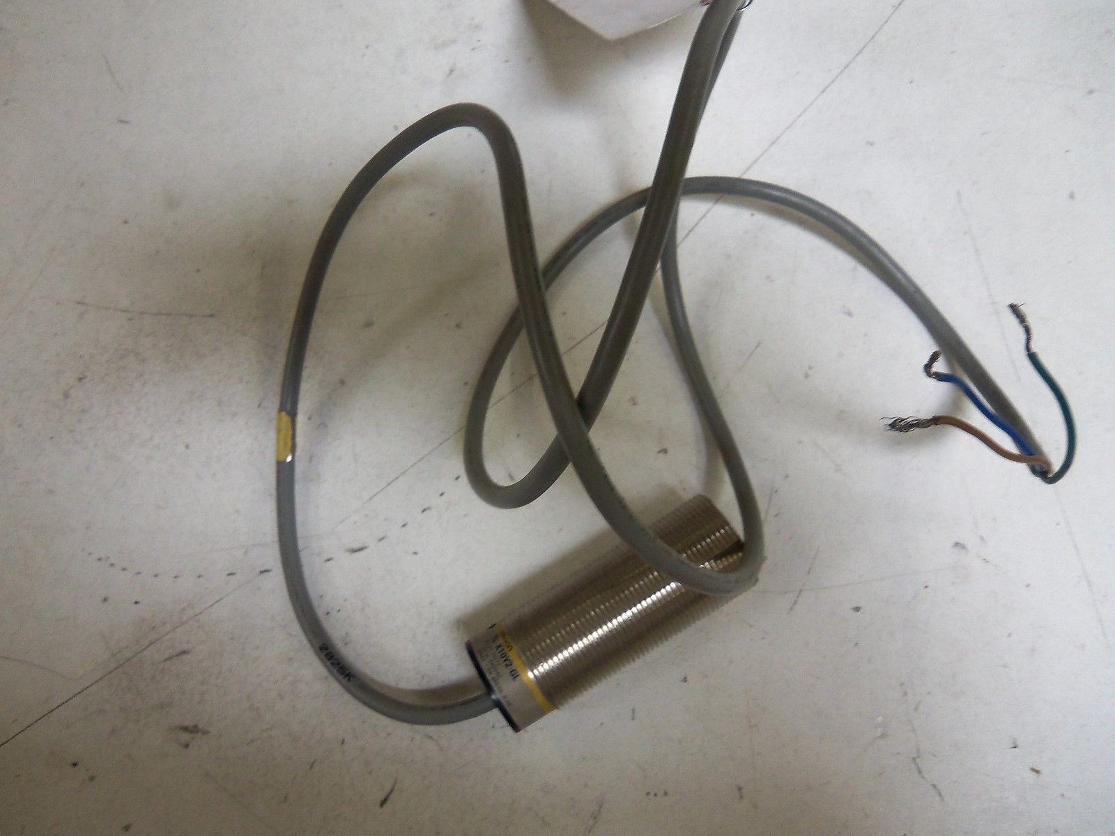 OMRON TL-X10Y2-GL *USED*