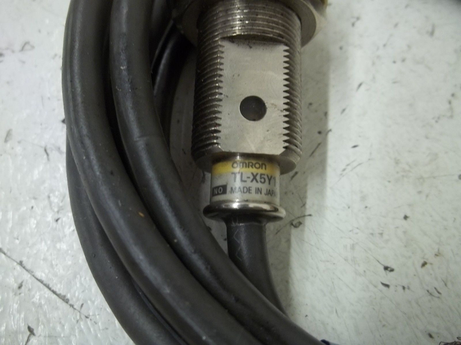 OMRON TL-X5Y1 PROXIMITY SWITCH *USED*