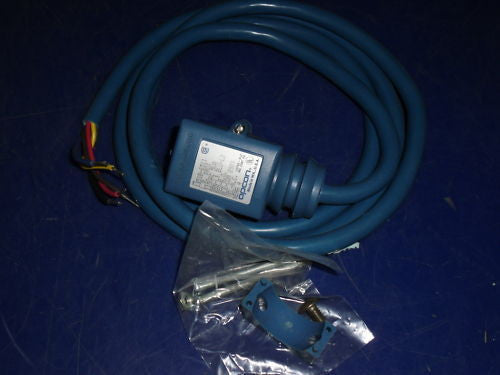 OPCON 1351B-6511 PHOTOELECTRIC DIFFUSE REFLECTIVE *NEW NO BOX*