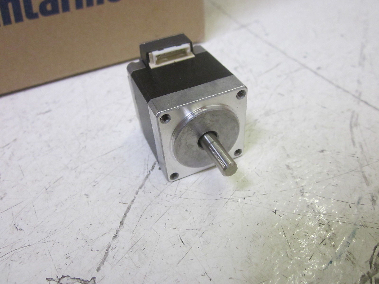 ORIENTAL MOTOR PK523PA VEXTRA STEPPING MOTOR  *NEW IN BOX*