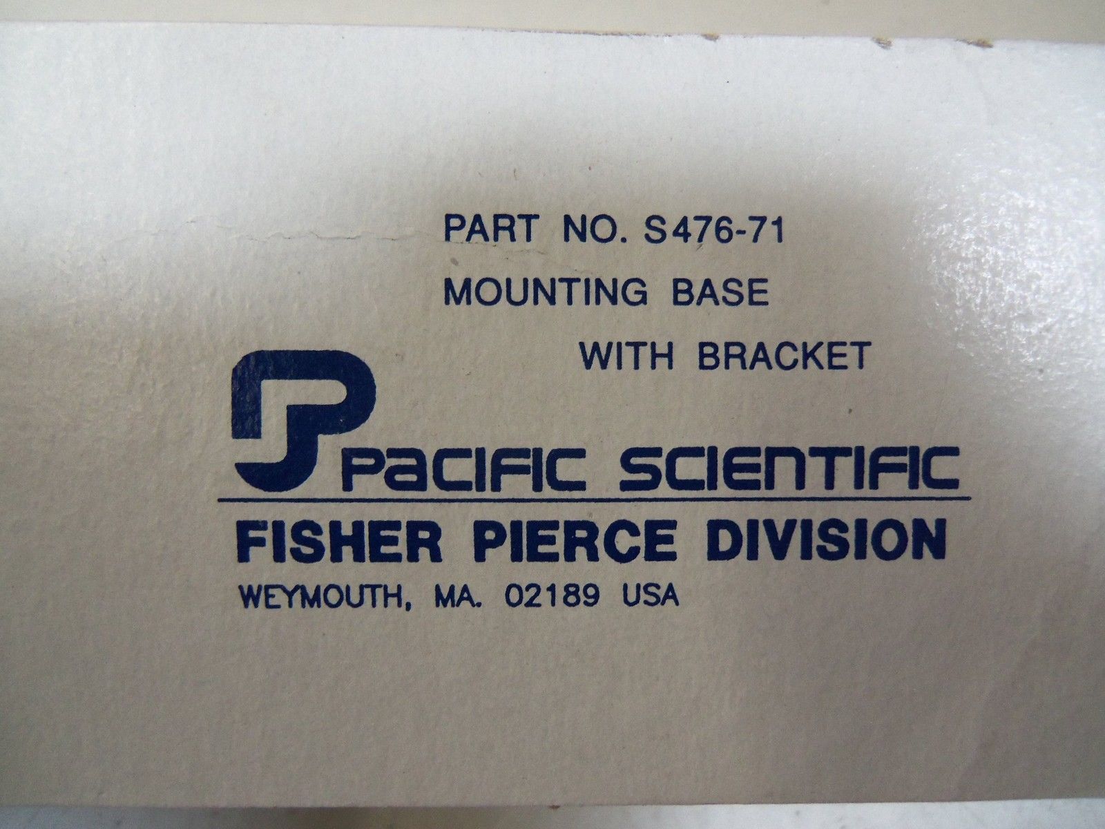 PACIFIC SCIENTIFIC NS47671 MOUNTING BASE w/ BRACKET *NEW IN BOX*