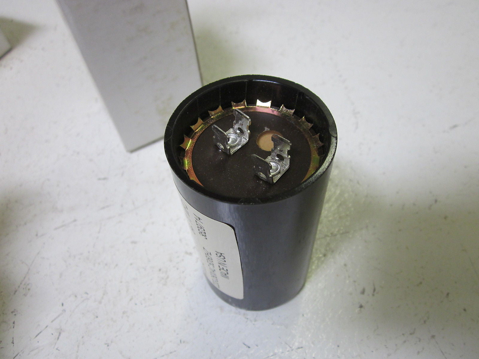 PACKARD PTMJ64  CAPACITOR 220-250VAC  *NEW IN BOX*