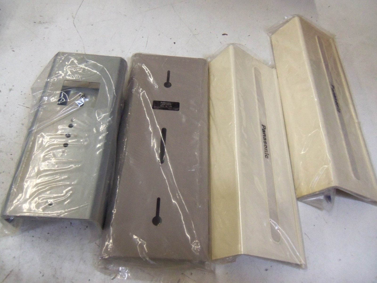 PANASONIC WV-7120D *NEW IN BOX*