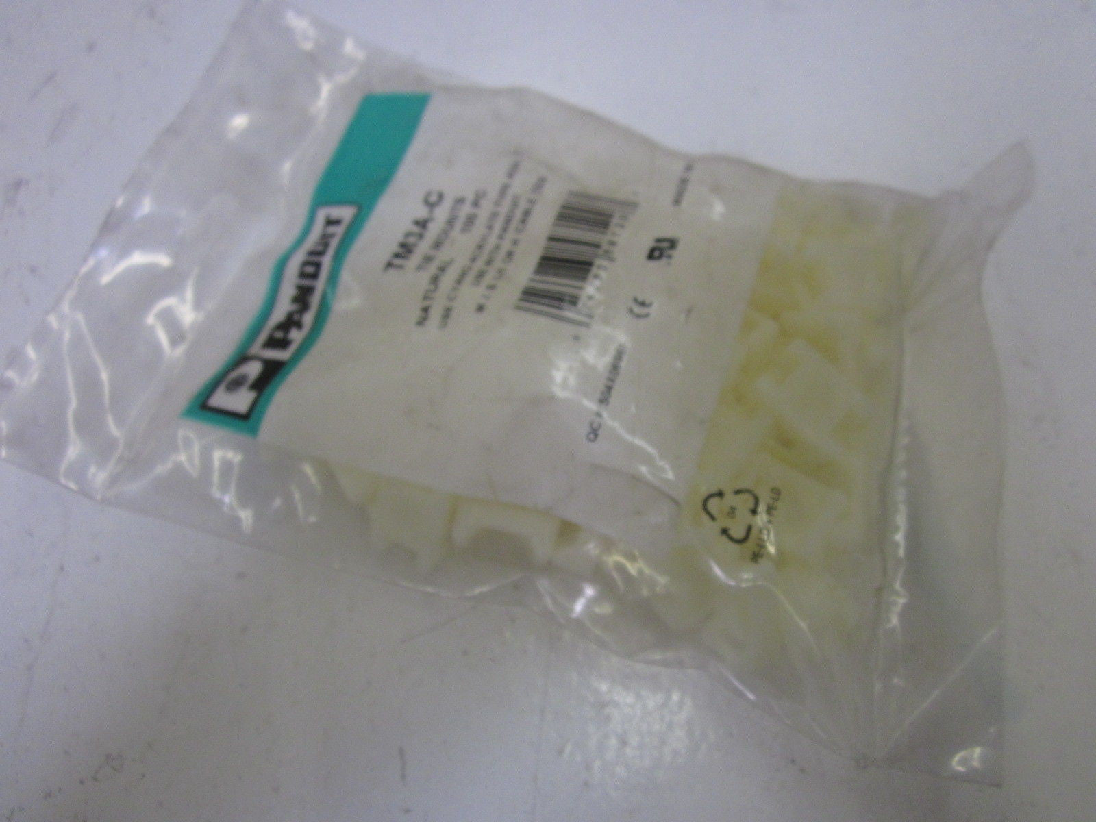 PANDUIT TM3A-C TIE AMOUNTS 100PC. *NEW IN A FACTORY BAG*