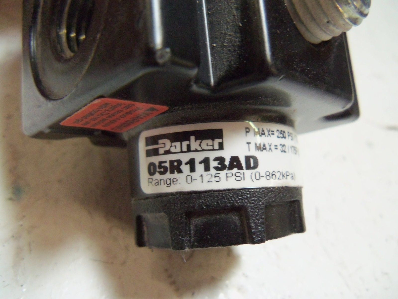 PARKER 05R113AD PNEUMATIC PRESSURE REGULATOR *USED*