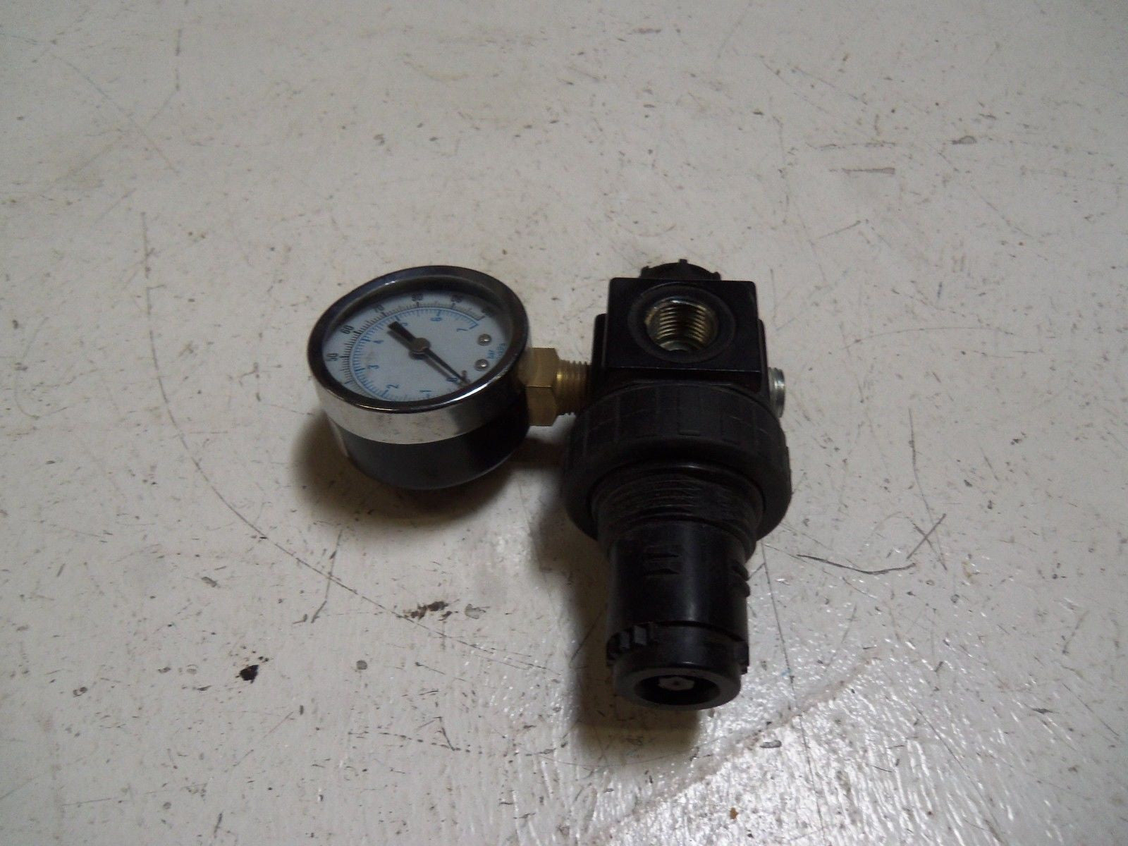 PARKER 05R213AD PRESSURE REGULATOR *USED*