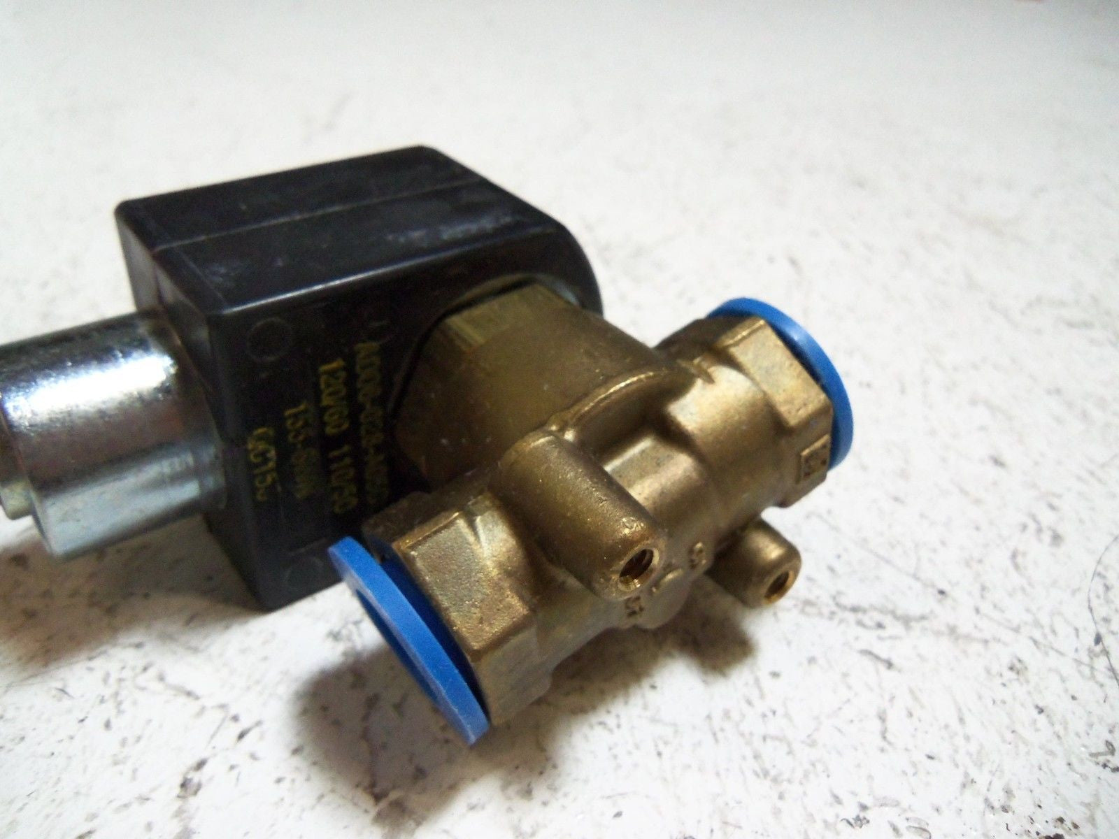 PARKER 06F20C2108AAF4C05 SOLENOID VALVE *NEW IN BOX*