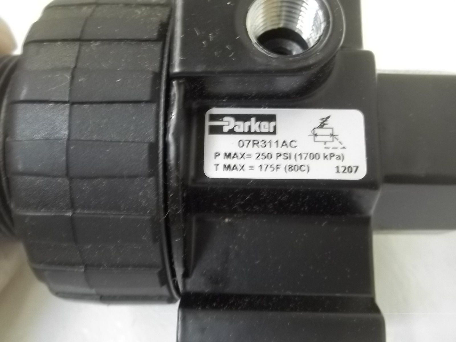 PARKER 07R311AC 1/2" REGULATOR *NEW IN BOX*