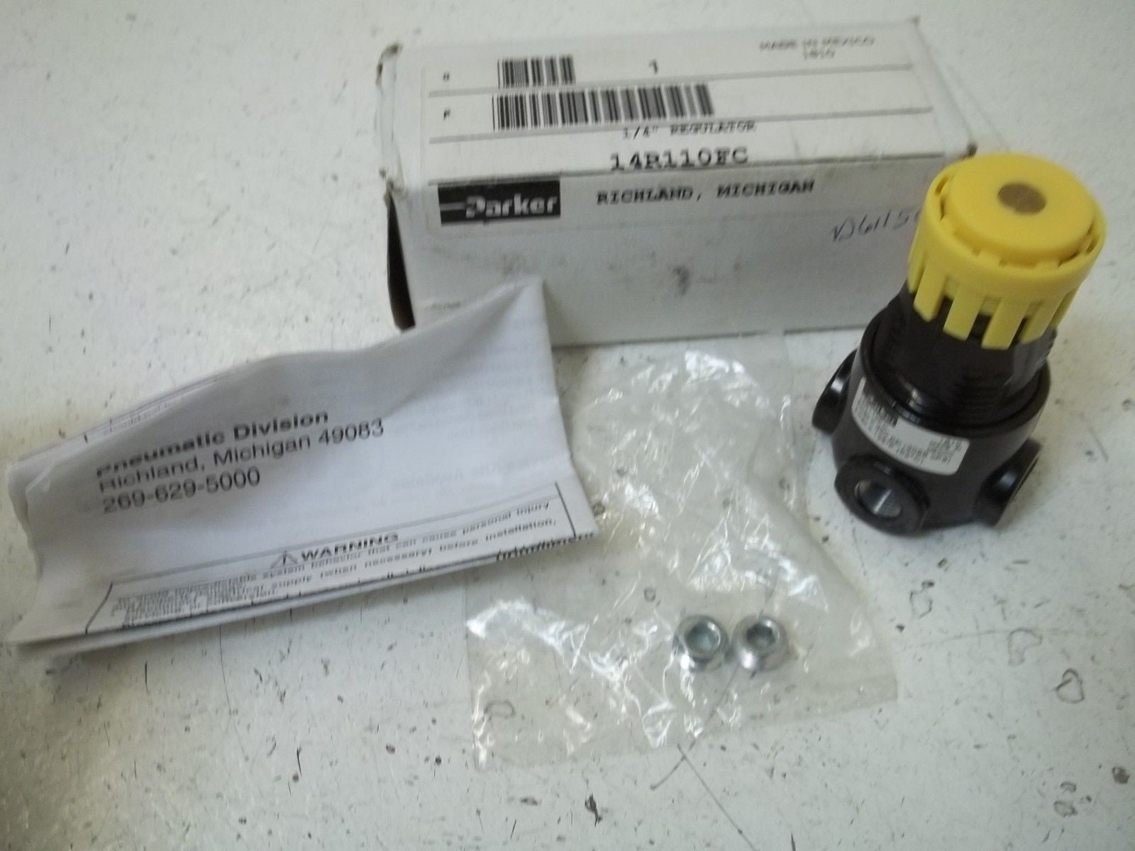 PARKER 14R110FC REGULATOR 1/4" *NEW IN BOX*