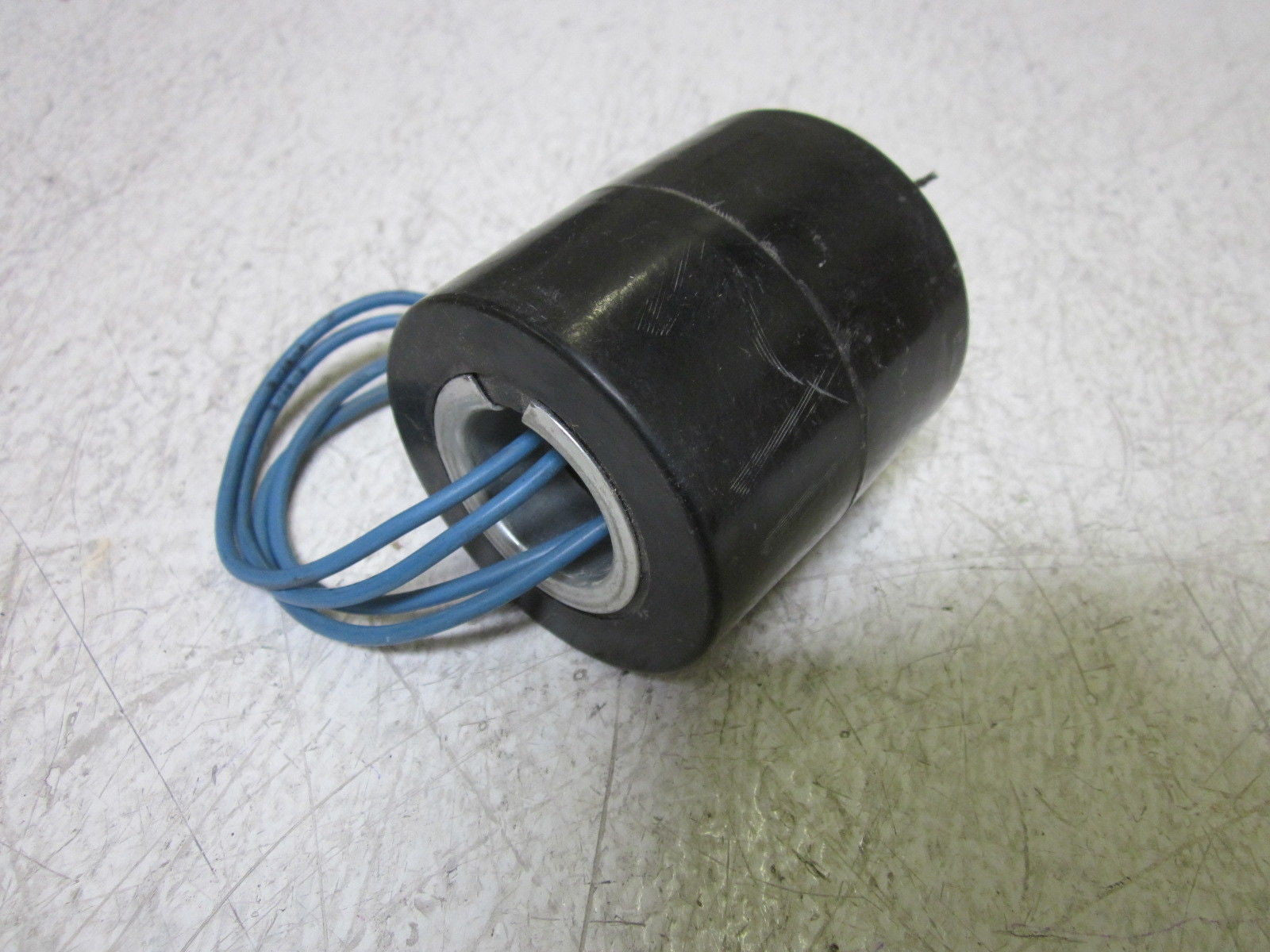PARKER 201401 120V SOLENOID COIL  *USED*