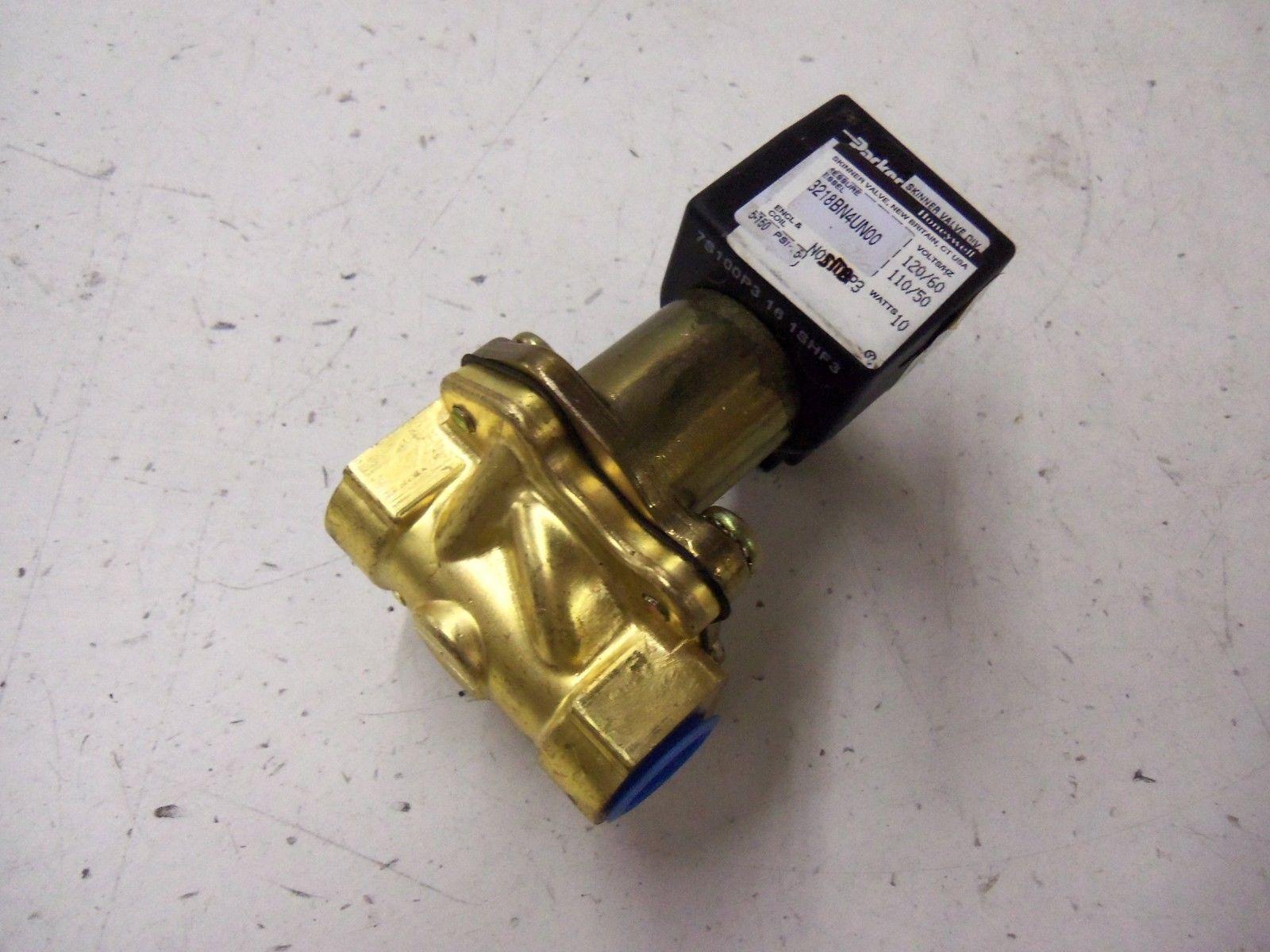 PARKER 3218BN4UN00 2-WAY SOLENOID VALVE *NEW NO BOX*