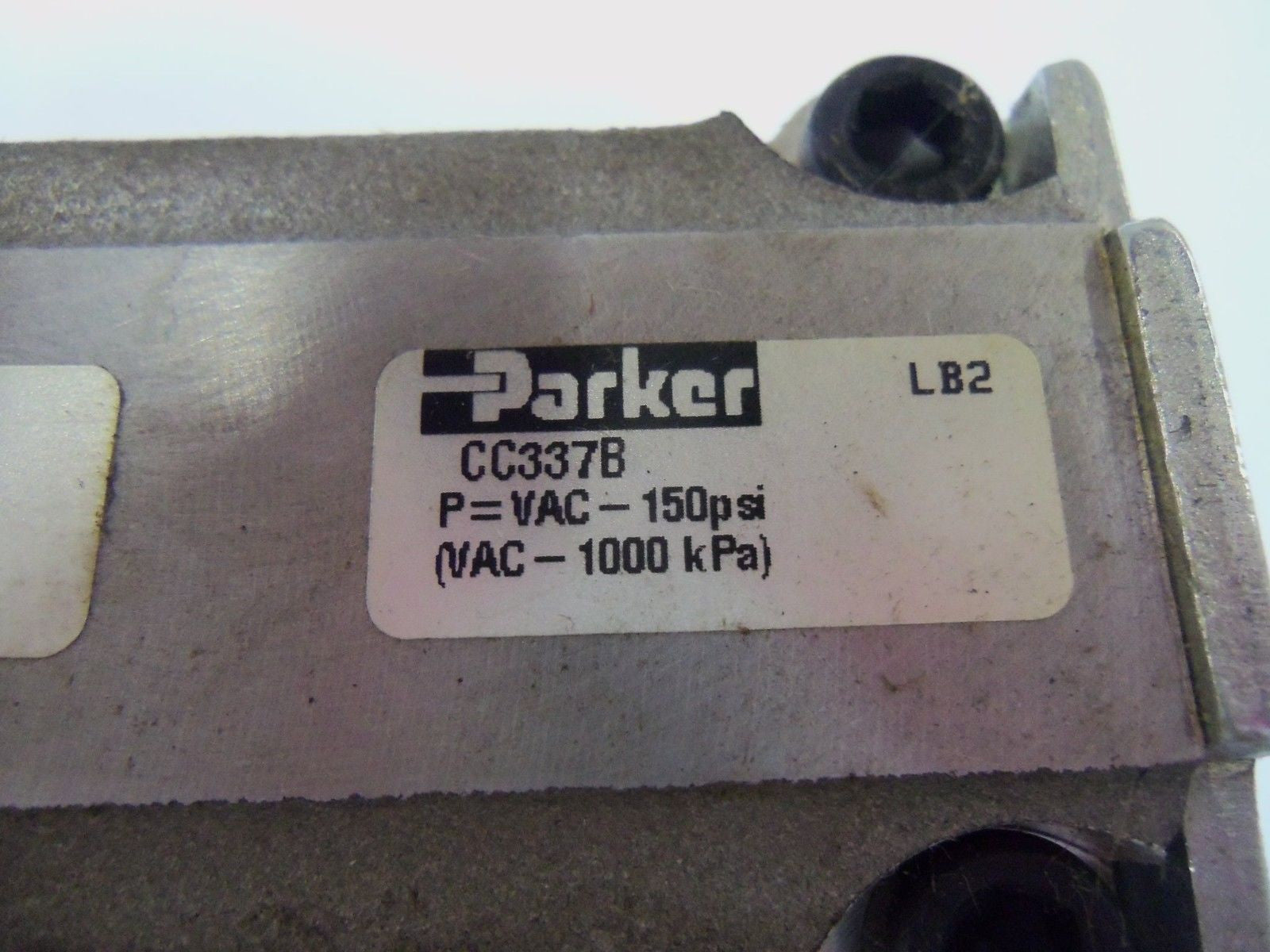 PARKER 3/8" BUTTON PALM VALVE CC337B *USED*