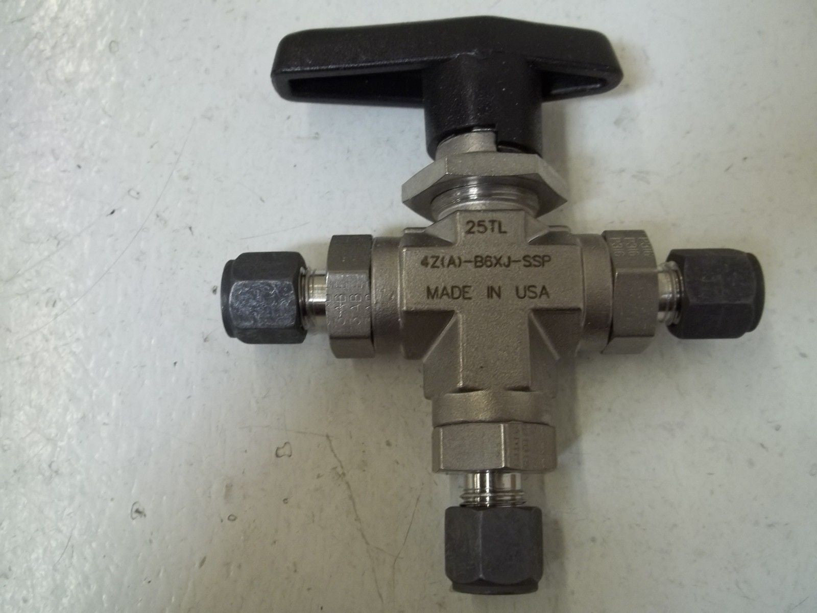 PARKER 4Z-B6XJ-SSP BALL VALVE *NEW IN BOX*