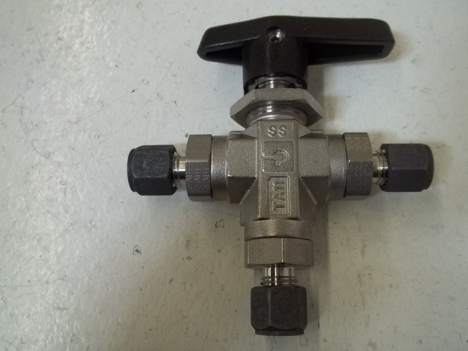 PARKER 4Z-B6XJ-SSP BALL VALVE *NEW IN BOX*