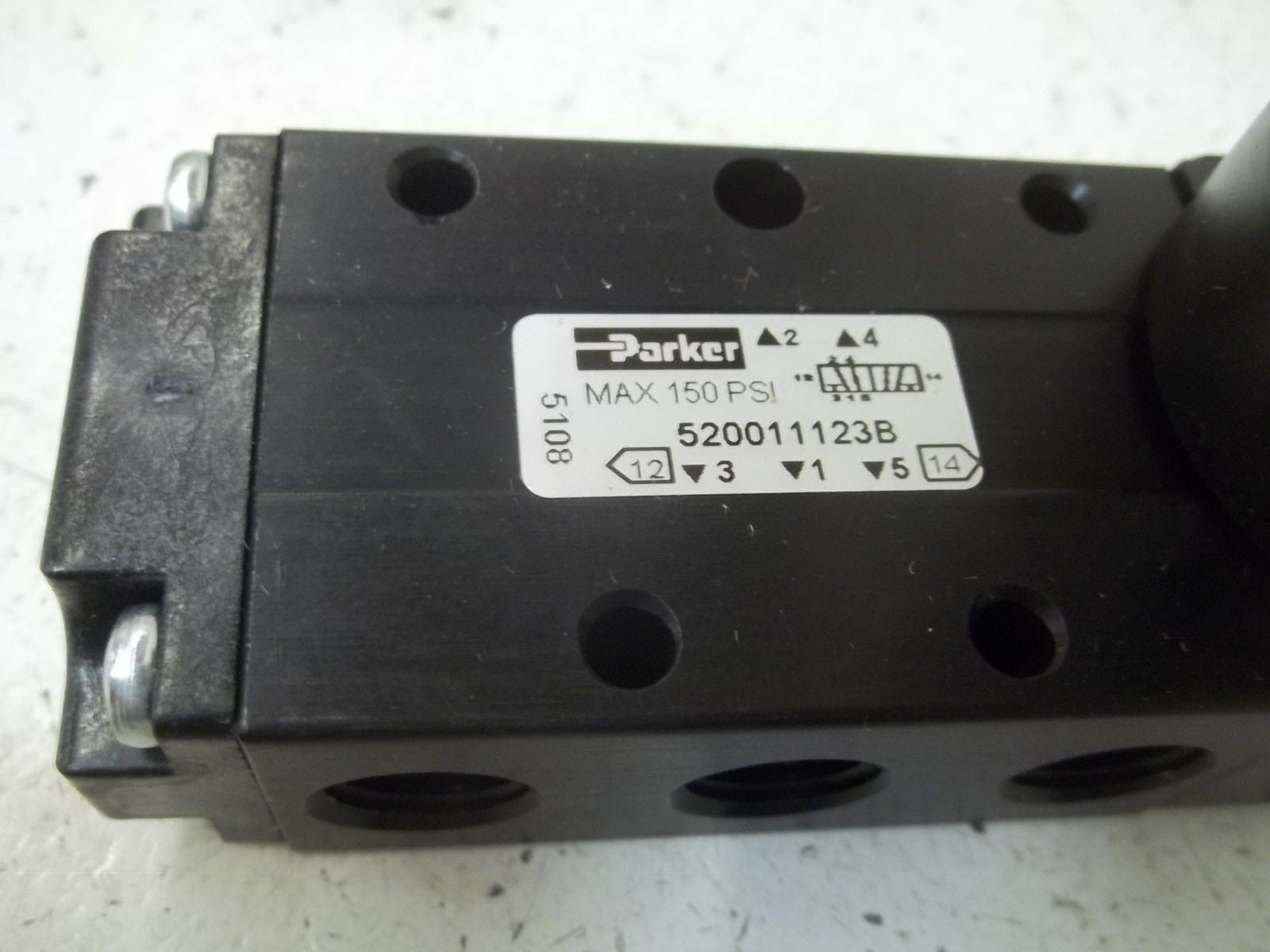 PARKER 520011123B 4-AY 2-POS SOL/SPR RET VALVE *NEW IN BOX*