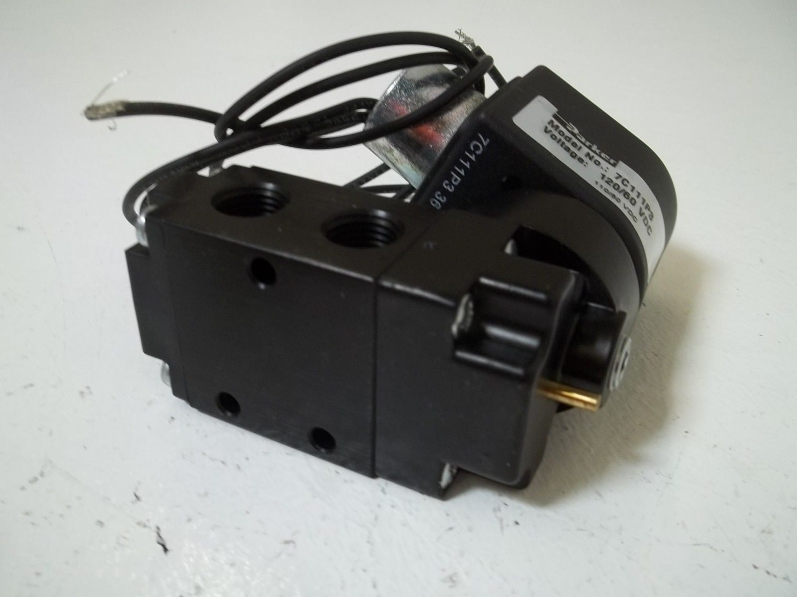 PARKER 524011115B 3-WAY 2-POS SOL/SPR RET VALVE *USED*