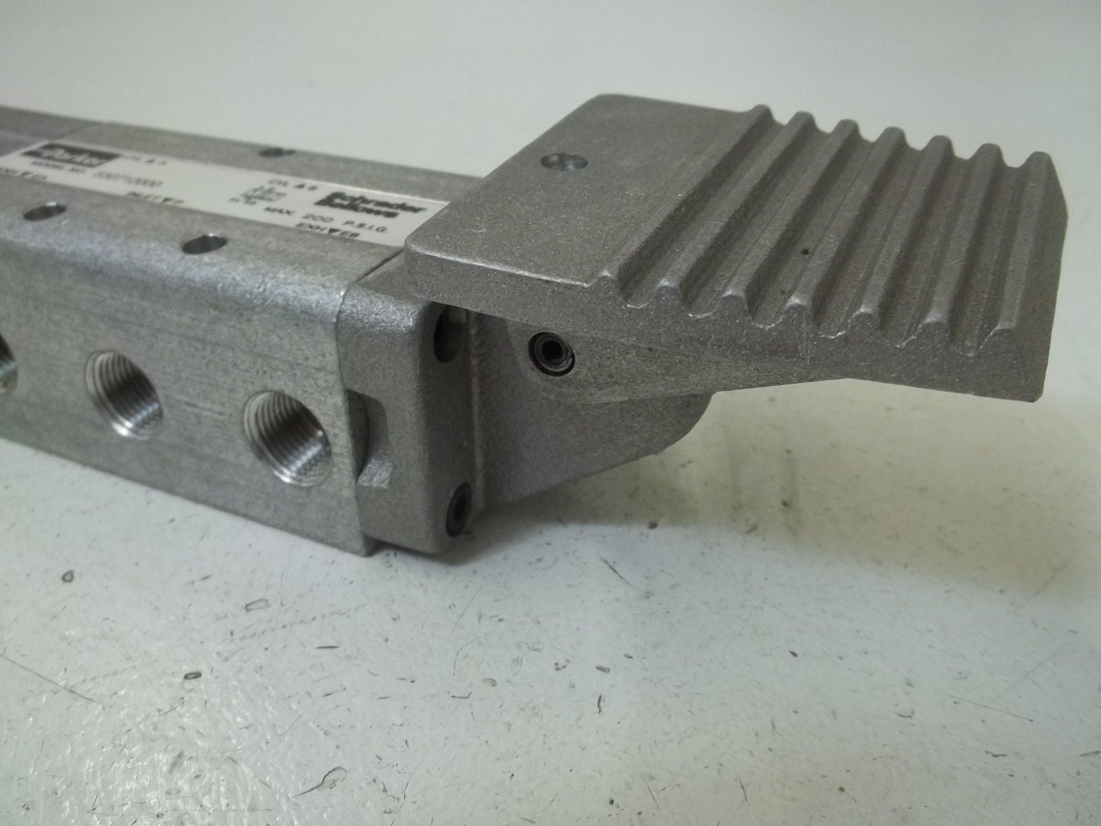 PARKER 530712000 SOLENOID VALVE *USED*