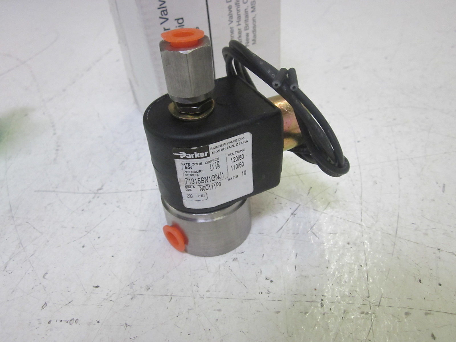 PARKER 71315SN1GNJ1 SOLENOID VALVE 120VAC *NEW IN BOX*