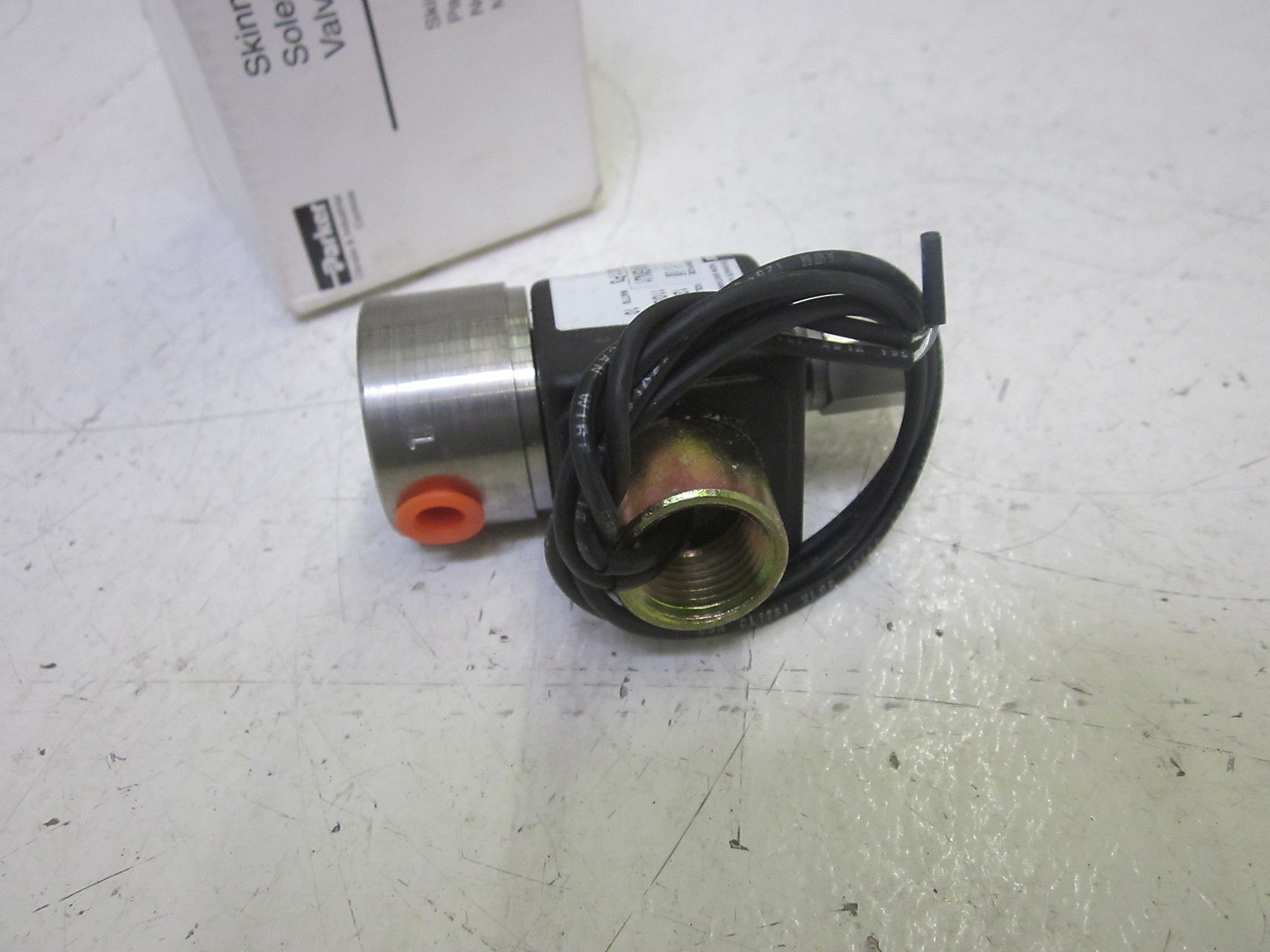 PARKER 71315SN1GNJ1 SOLENOID VALVE 120VAC *NEW IN BOX*