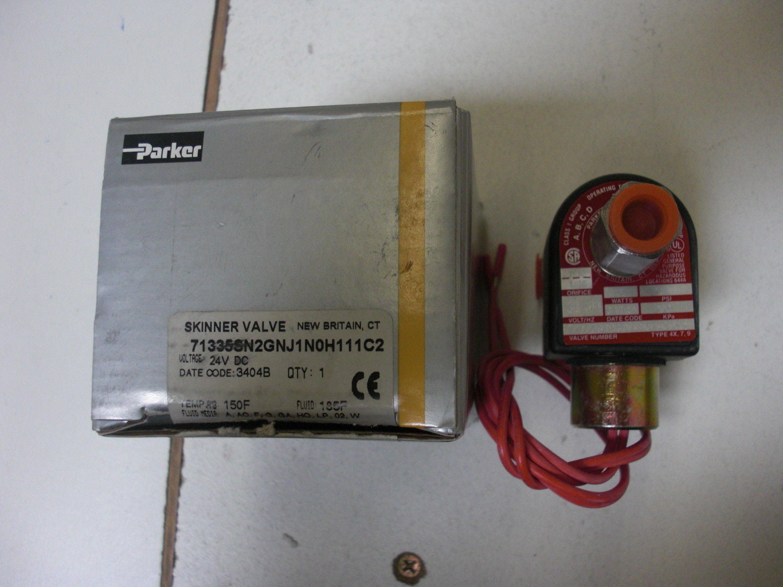 PARKER 71335SN2GNJ1N0H1111C2 SKINNER VALVE *NEW IN BOX*