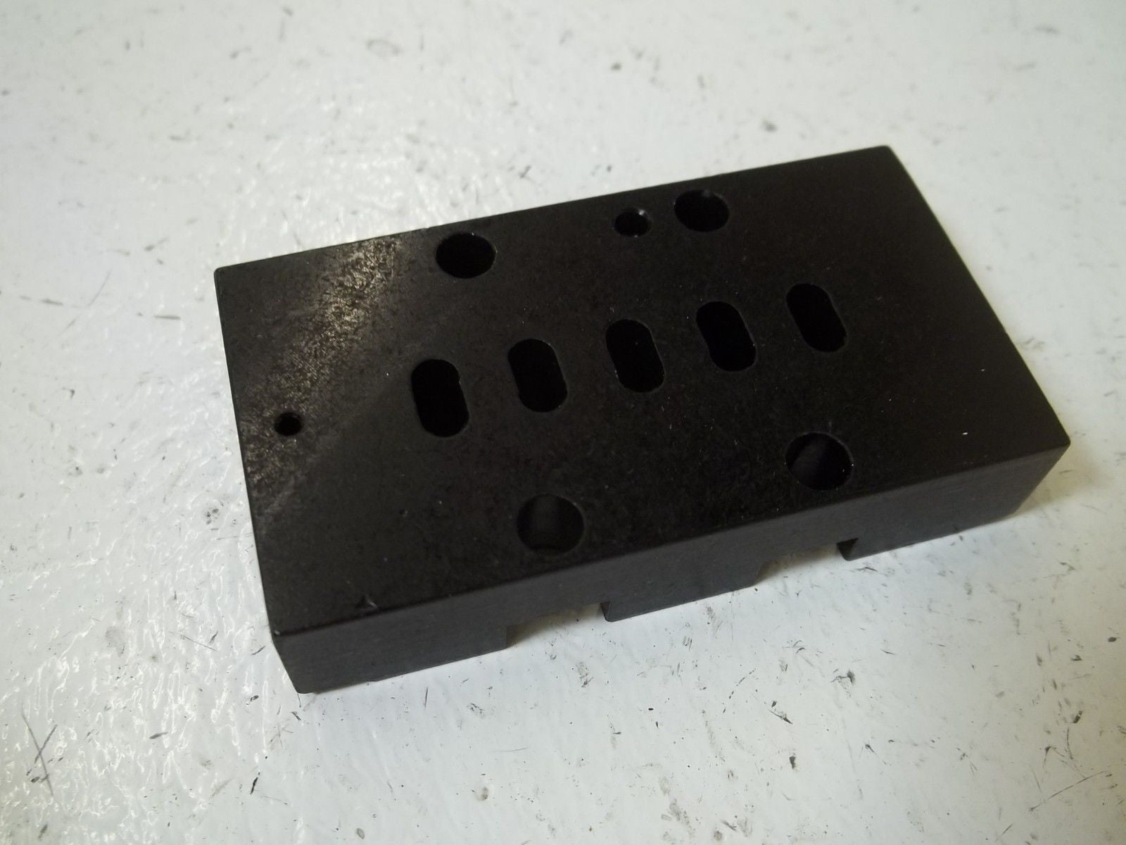 PARKER B3M200PLTX VALVE *NEW IN BOX*