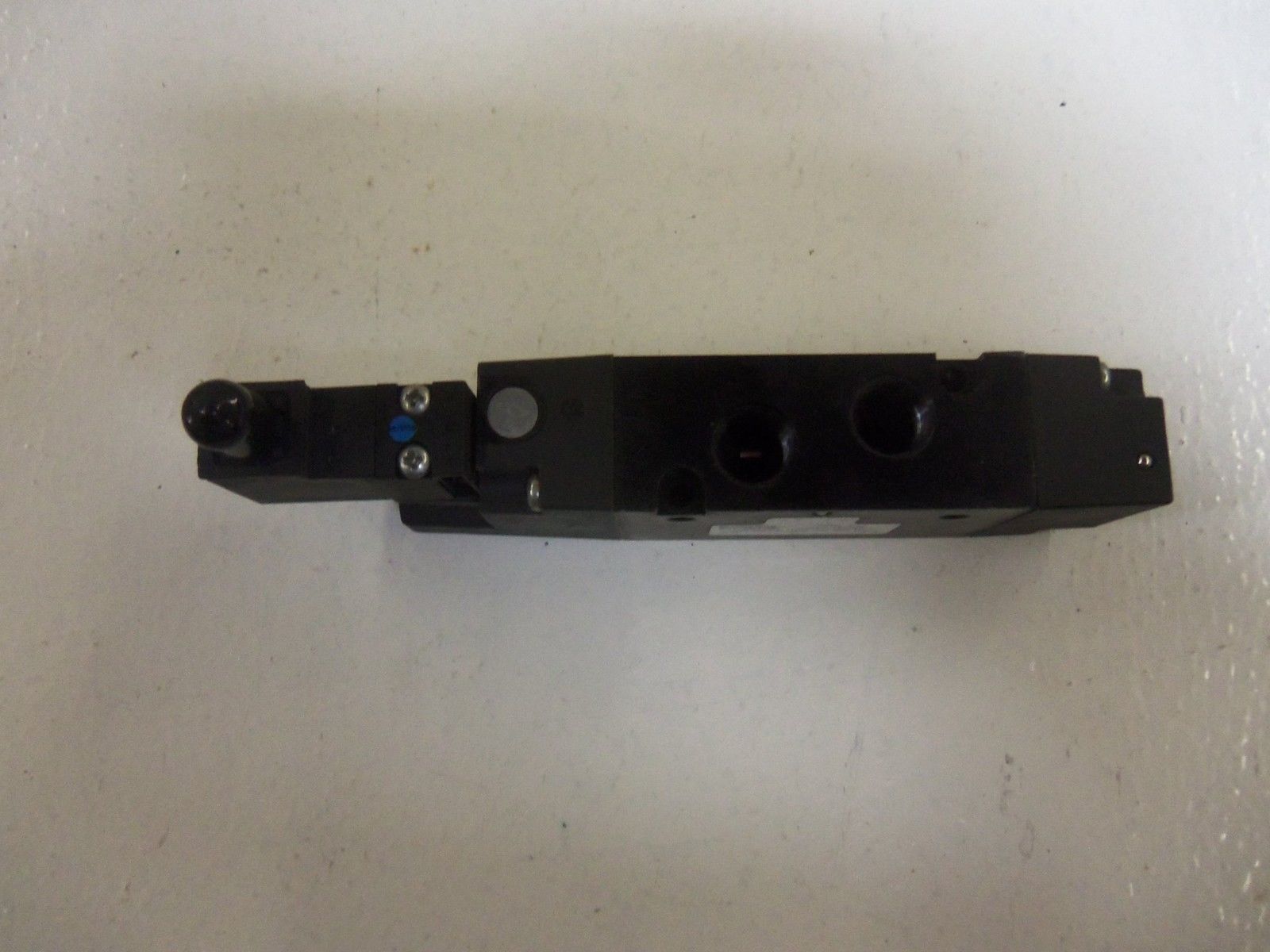 PARKER B411BB549A SOLENOID VALVE *USED*