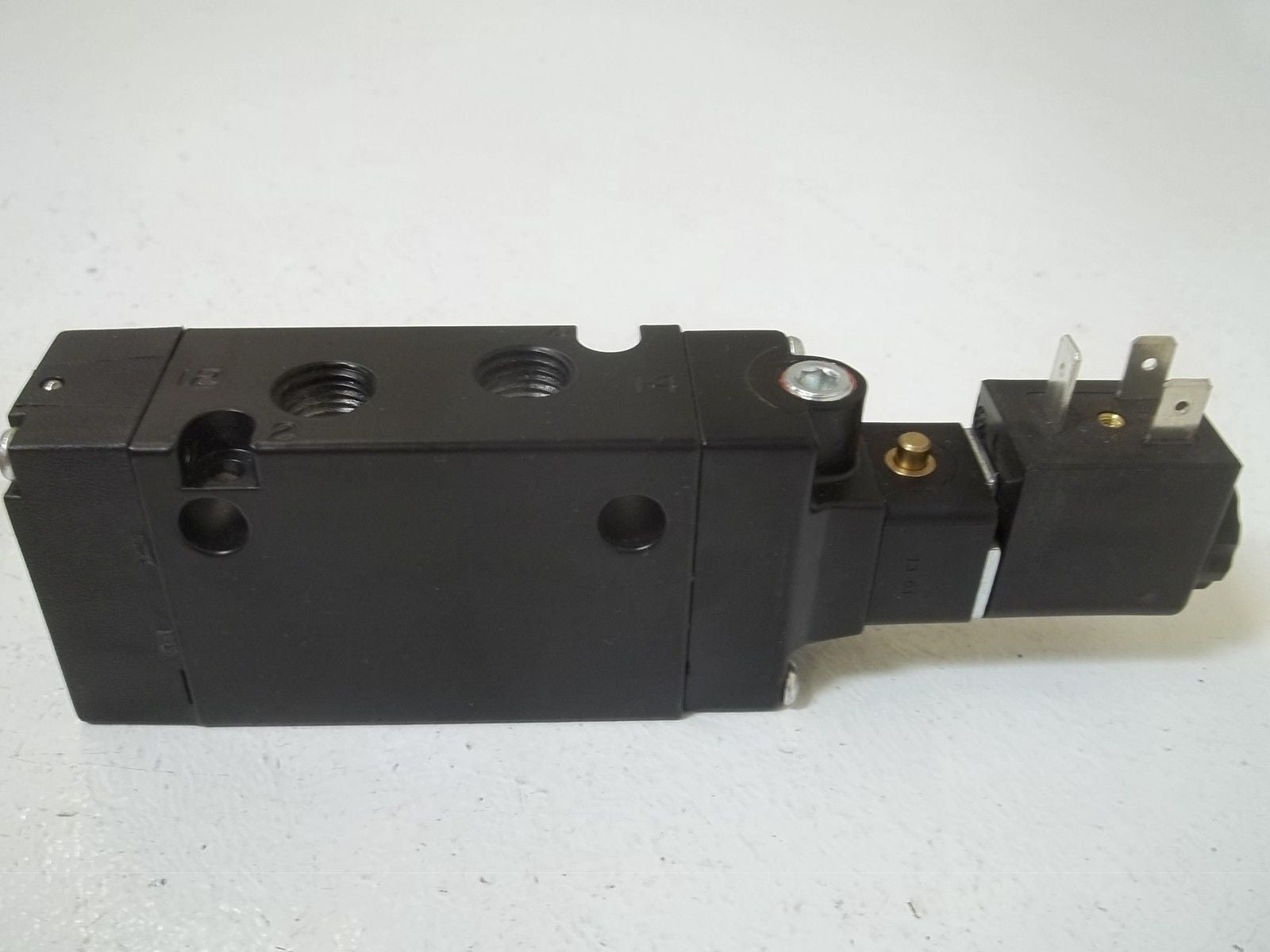 PARKER B511ABB53C SOLENOID VALVE *USED*