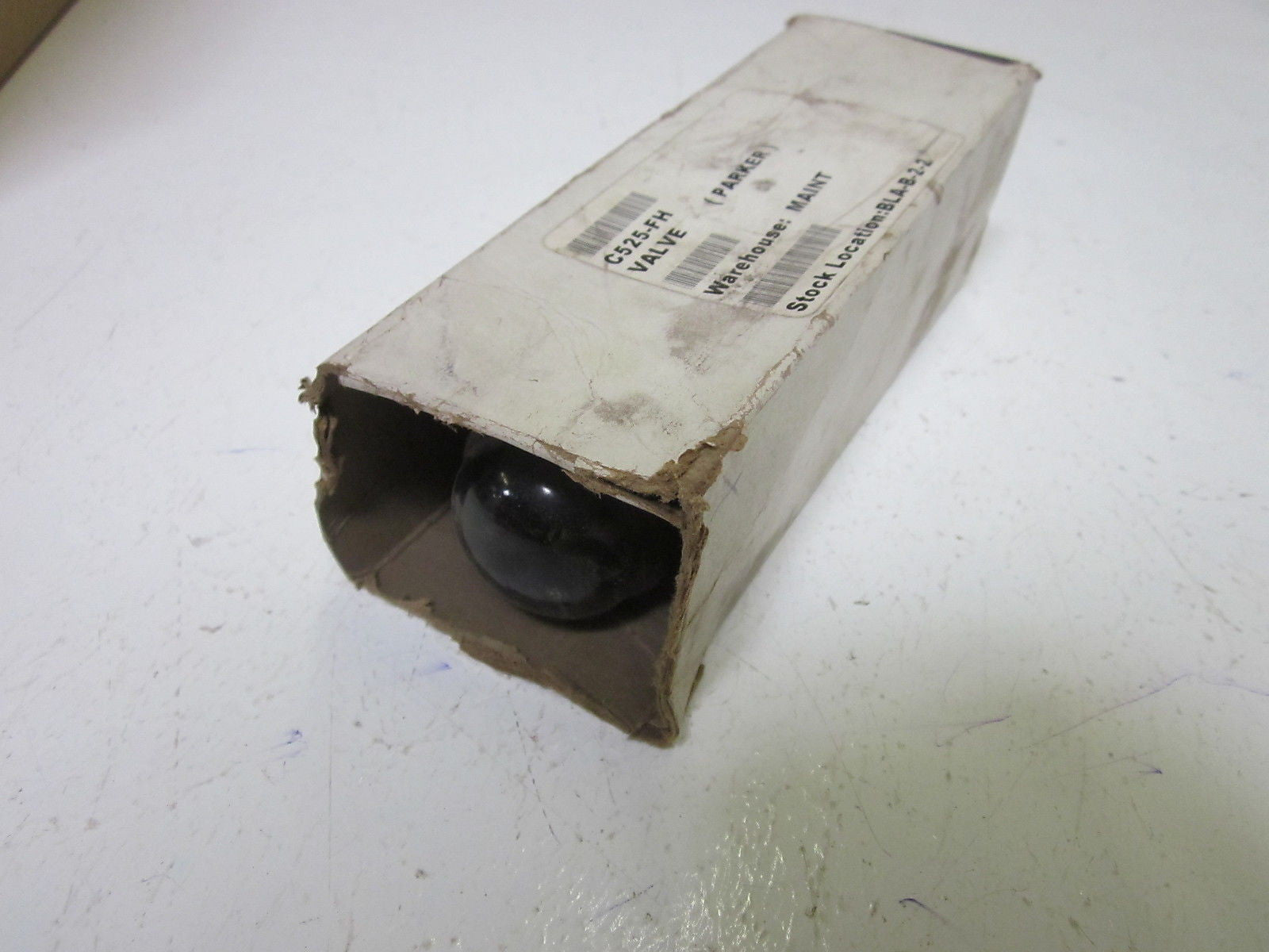 PARKER C525-FH HAND OPERATED VALVE 1/4" *USED*