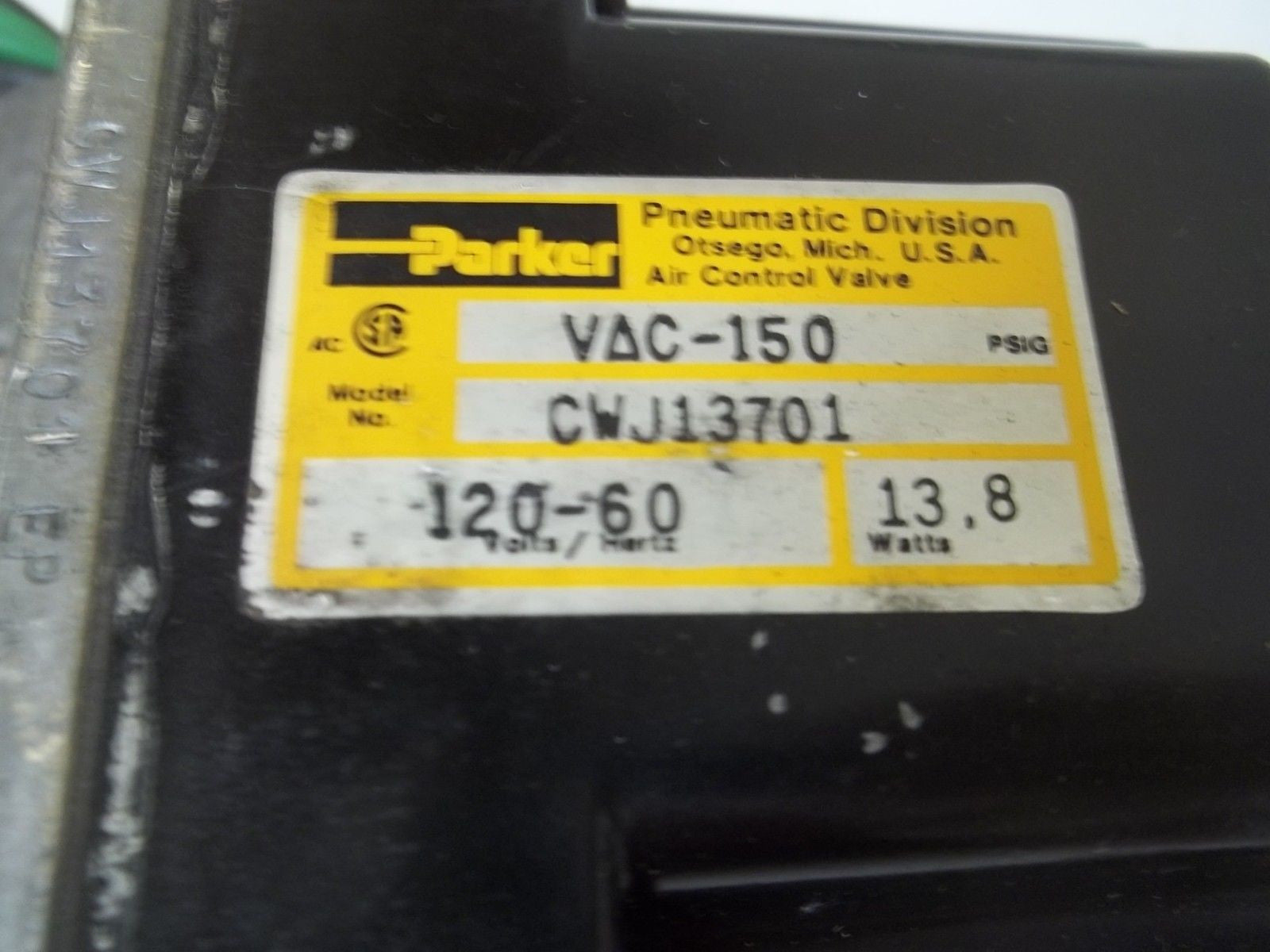 PARKER CWJ13701 SOLENOID VALVE 120V 23.8WATTS *USED*