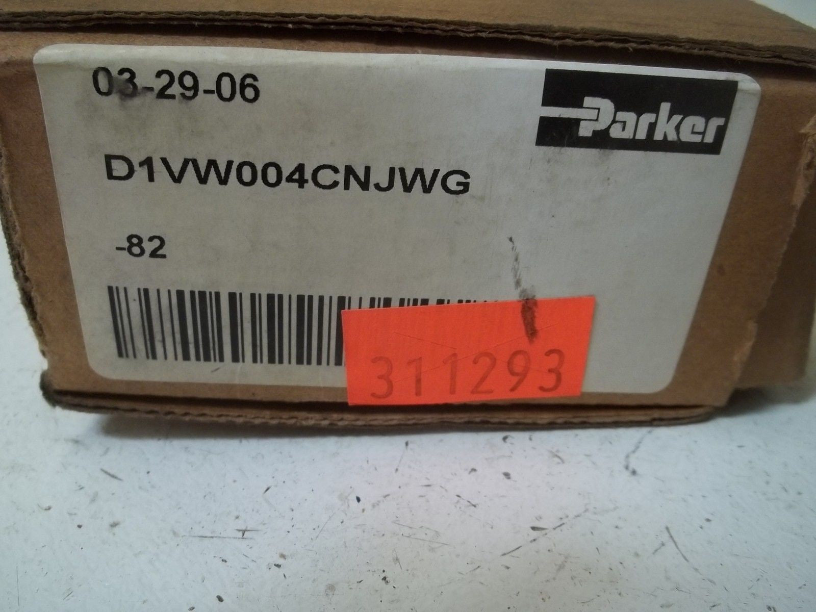PARKER D1VW004CNJWG-82  DIRECTIONAL CONTROL VALVE *USED*