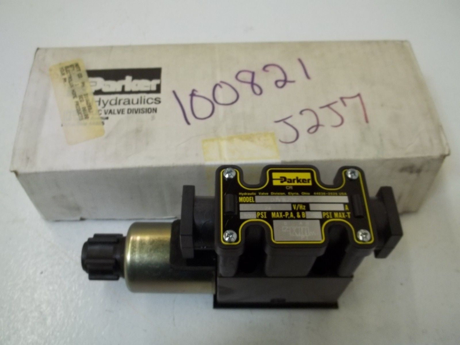 PARKER D1VW20BNJCF 75 HYDRAULIC VALVE *NEW IN BOX*