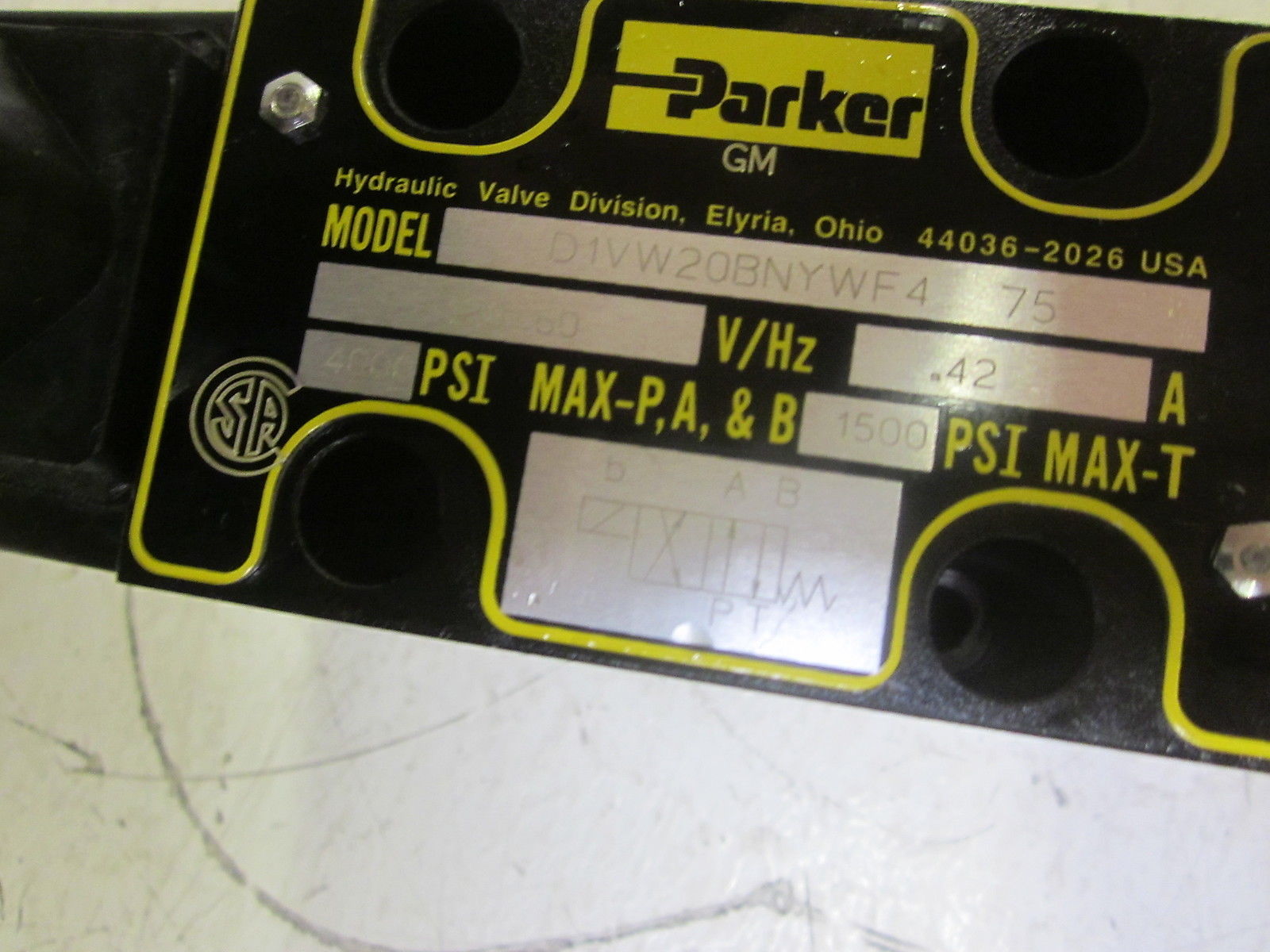 PARKER D1VW20BNYWF475 DIRECTIONAL CONTROL VALVE 120V *NEW IN BOX*