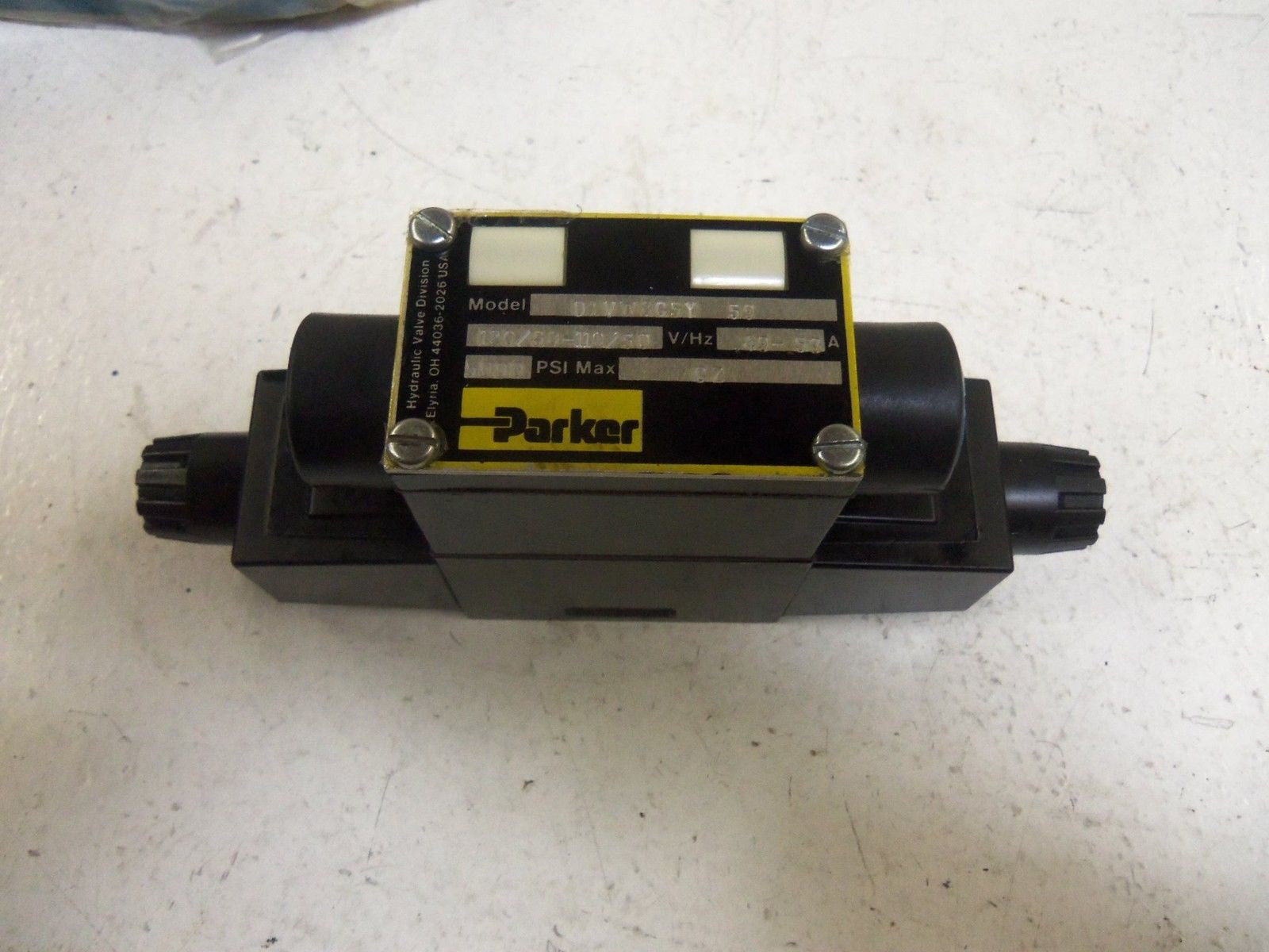 PARKER D1VW8C5Y *NEW NO BOX*