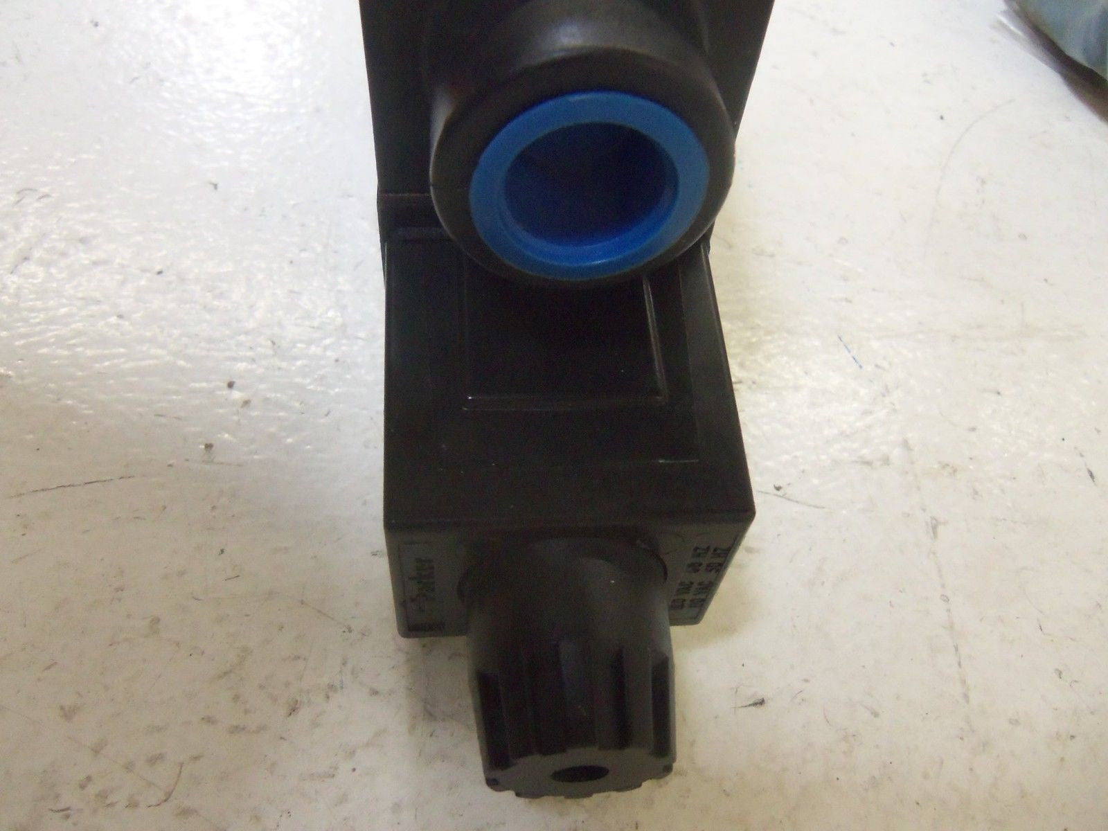 PARKER D1VW8C5Y *NEW NO BOX*