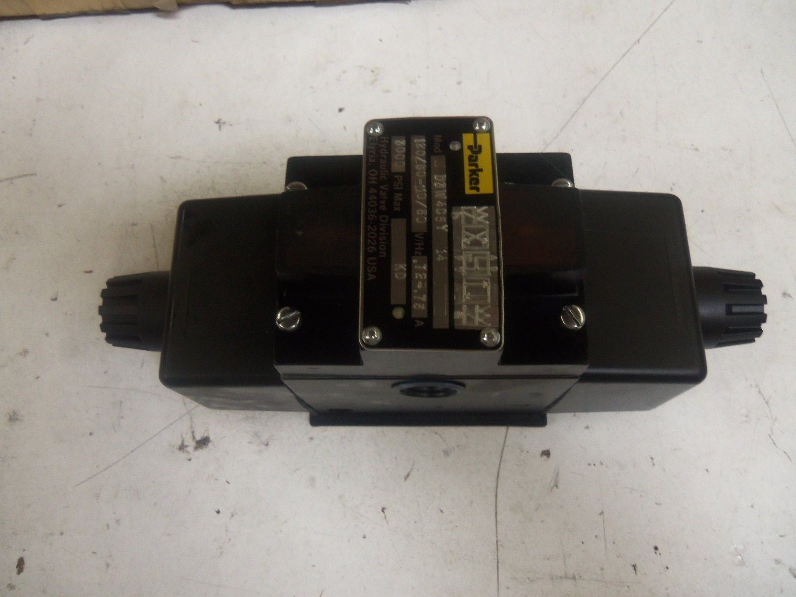 PARKER FLUIDPOWER D3W4C5Y-14 DIRECTIONAL VALVE *NEW IN BOX*