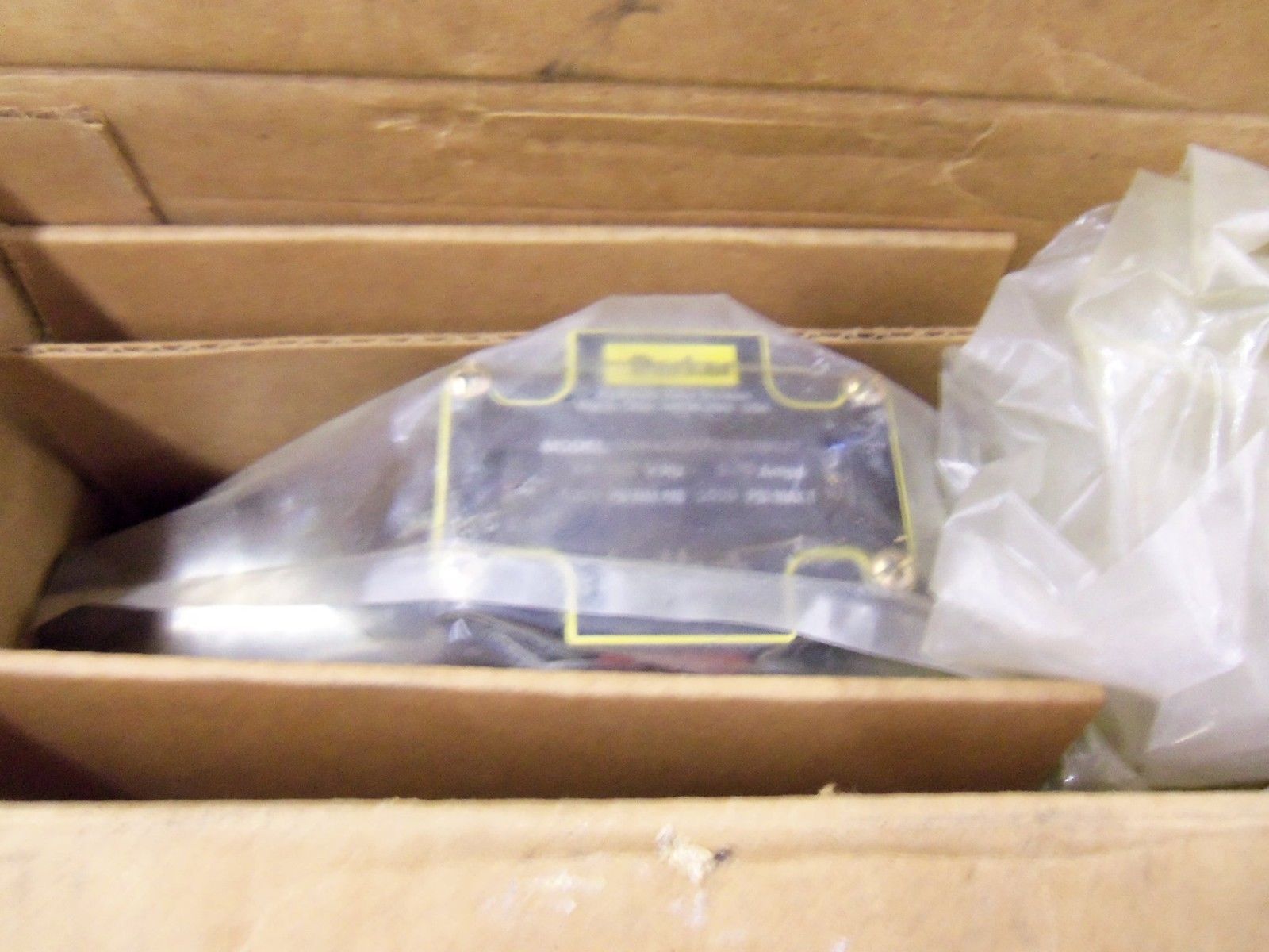 PARKER D3W4CNJKF5732XB027 *NEW IN BOX*