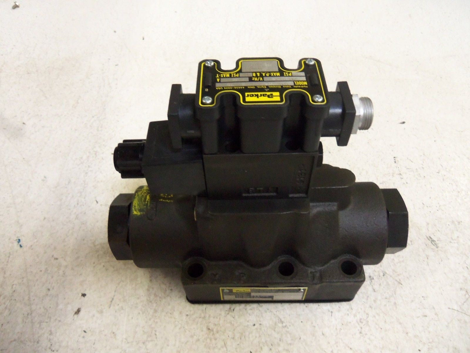 PARKER D61VW1E4NYCF6 75 VALVE *USED*