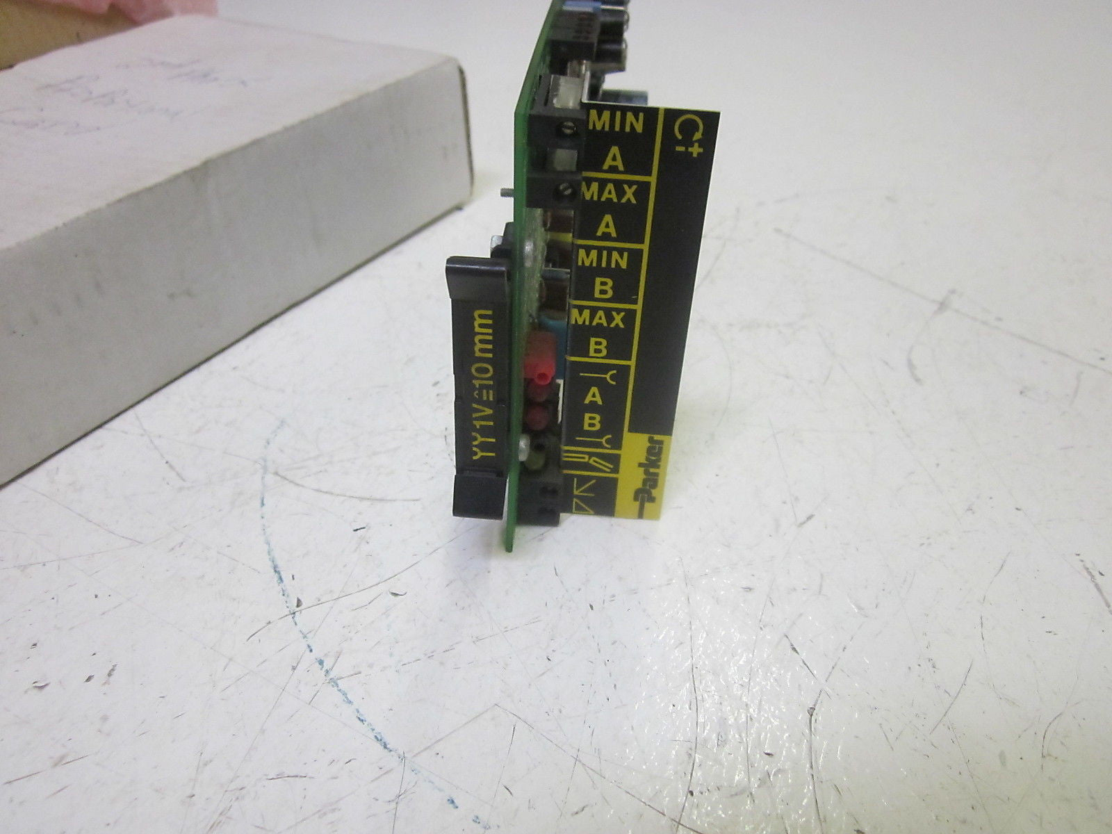 PARKER EE70-104-10X526 VALVE DRIVER CARD *USED*