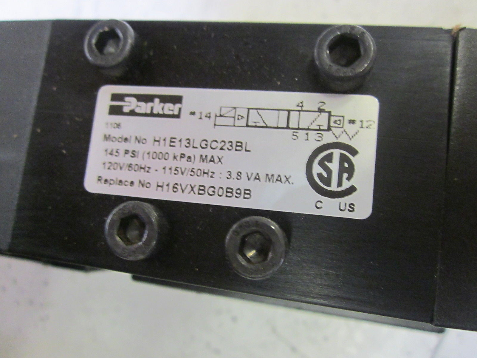 PARKER H1E13LGC23BL SOLENOID VALVE 2-WAY W/ BASE 120V *NEW IN BOX*