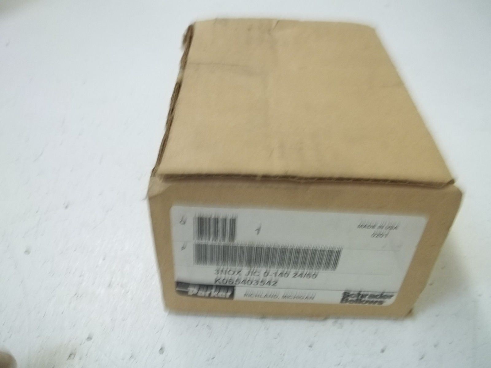 PARKER K065403542 3NOX JIC 0-140 24/60 *NEW IN BOX*