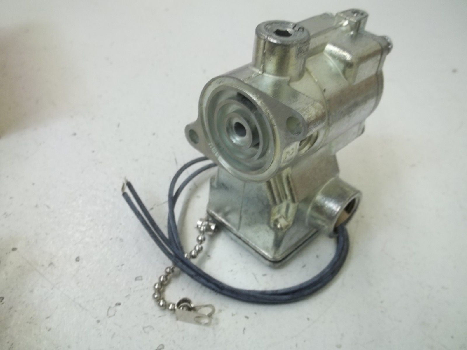 PARKER K065403542 3NOX JIC 0-140 24/60 *NEW IN BOX*