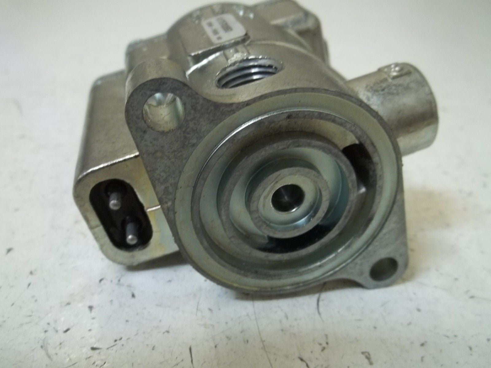 PARKER K175703553 SOLENOID VALVE 3NO X SOL LT 0-140 120/60 *NEW IN BOX*