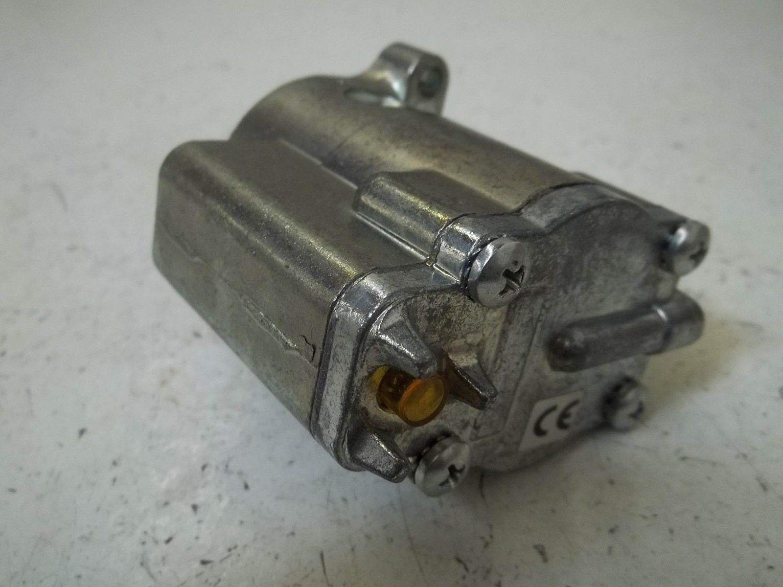 PARKER K175703553 SOLENOID VALVE 3NO X SOL LT 0-140 120/60 *NEW IN BOX*