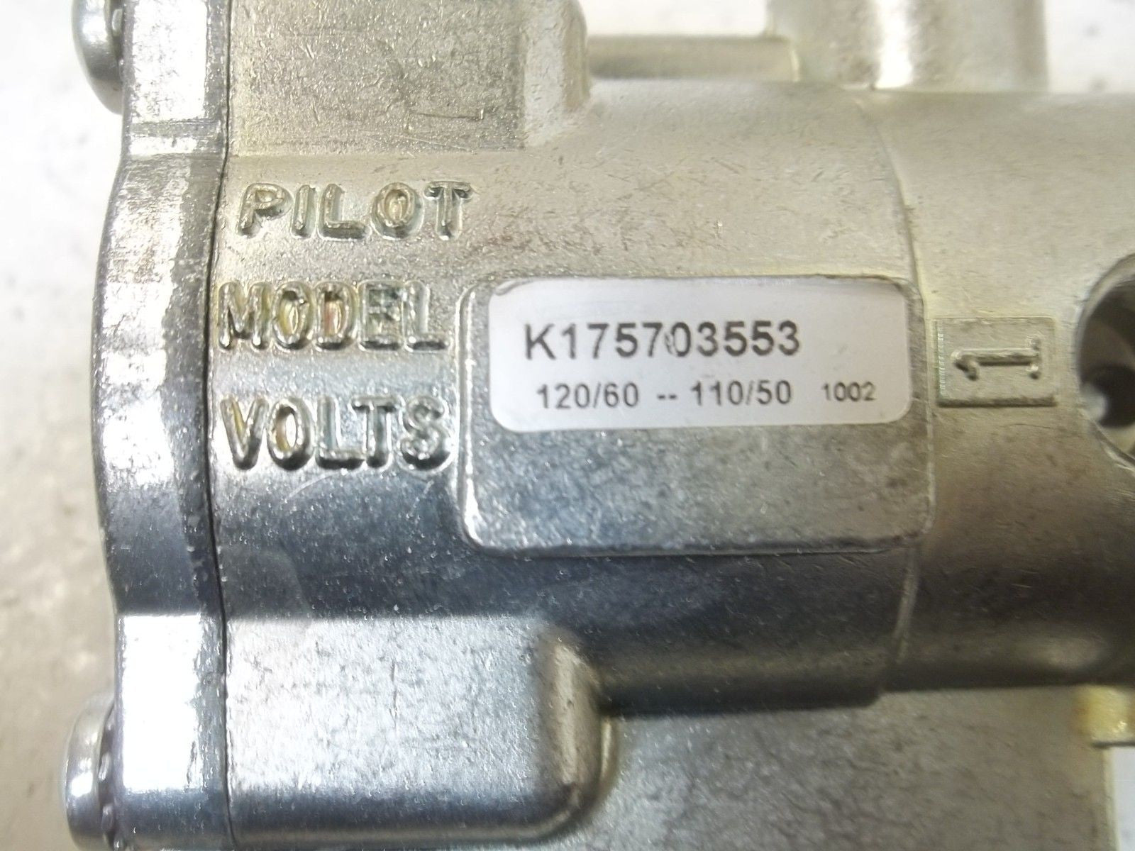PARKER K175703553 SOLENOID VALVE 3NO X SOL LT 0-140 120/60 *NEW IN BOX*