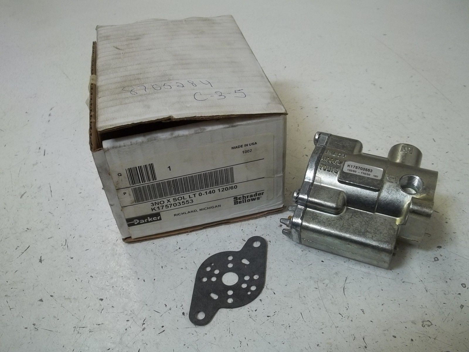 PARKER K175703553 SOLENOID VALVE 3NO X SOL LT 0-140 120/60 *NEW IN BOX*