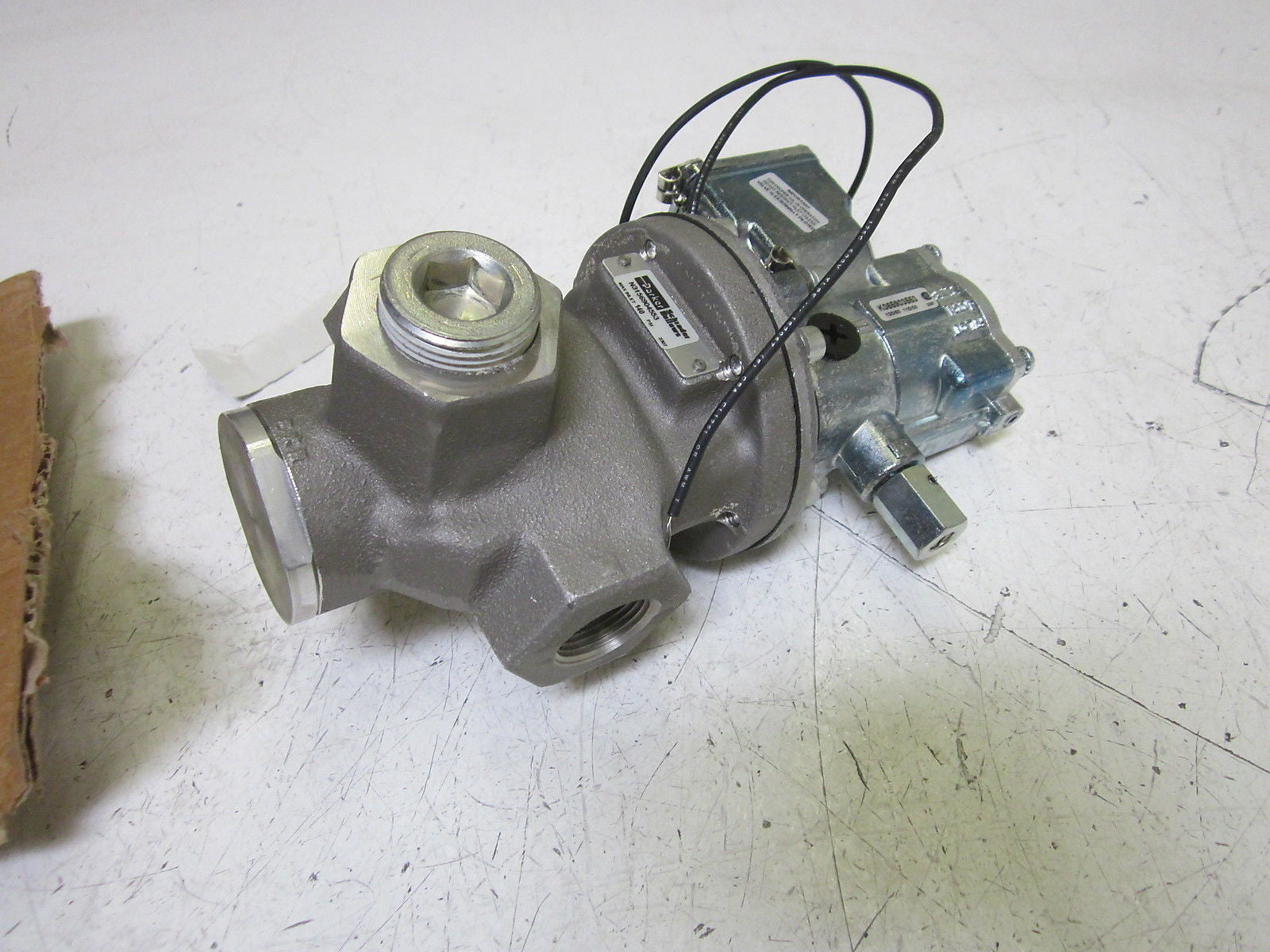 PARKER N3156904553 INLINE VALVE 140PSI *NEW IN BOX*