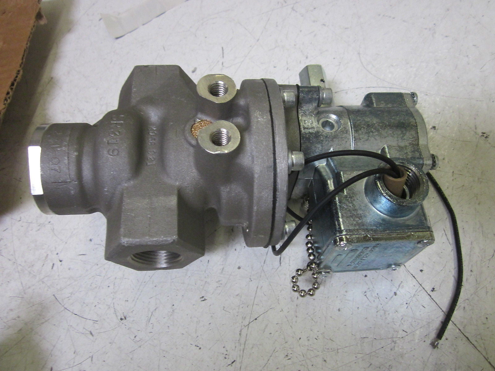 PARKER N3156904553 INLINE VALVE 140PSI *NEW IN BOX*