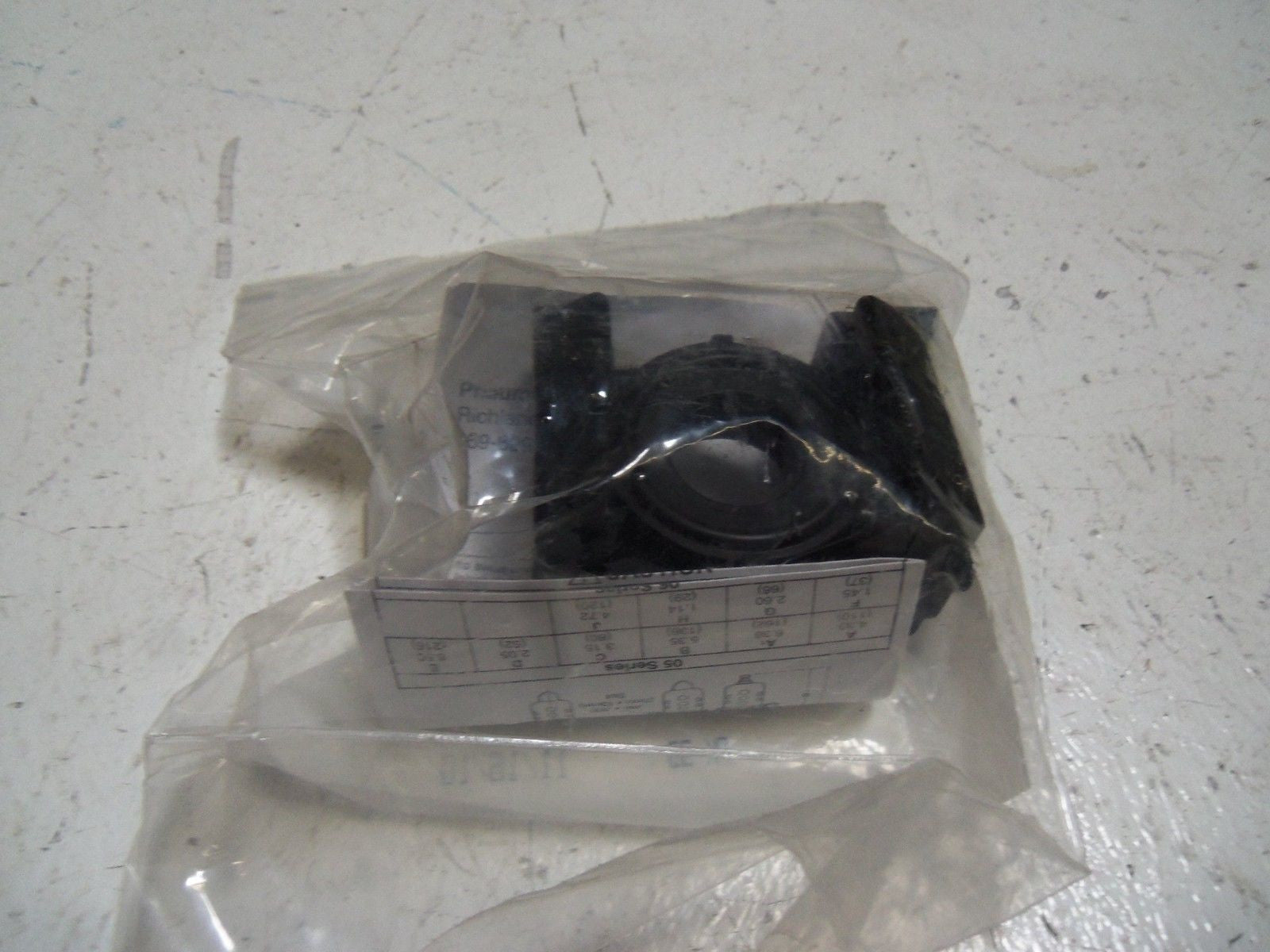 PARKER PS854P BODY CONNECTOR *NEW IN FACTORY BAG*