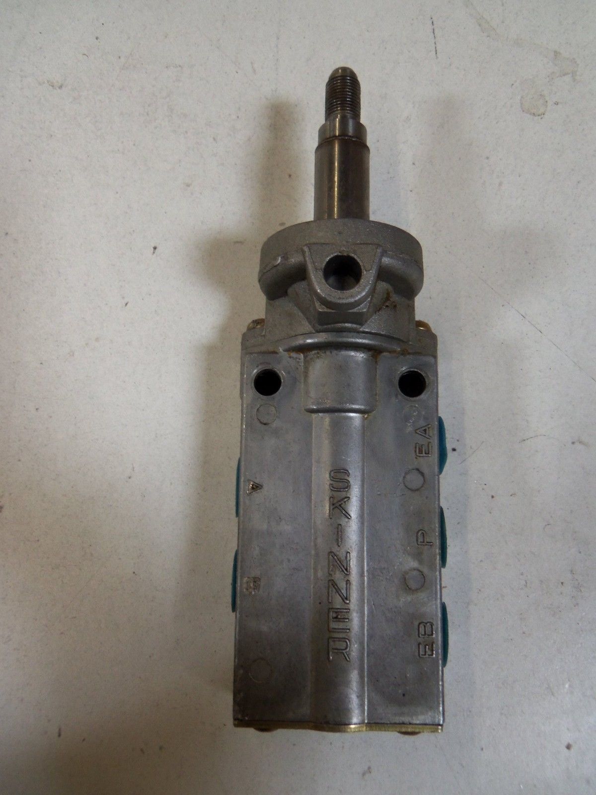 PARKER SKINNER VALVE 73419AN2NN00 *USED*